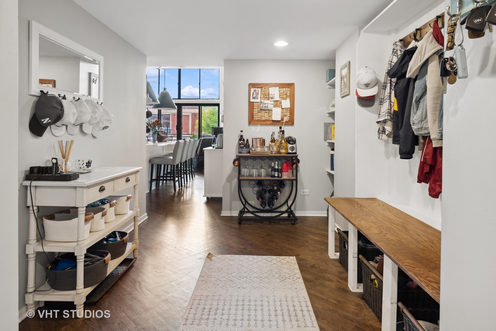 2012 W Saint Paul Avenue Unit: 301