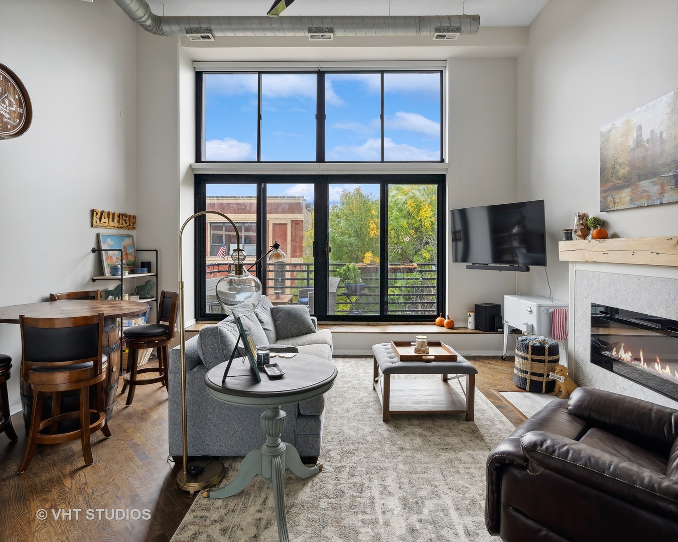 2012 W Saint Paul Avenue Unit: 301