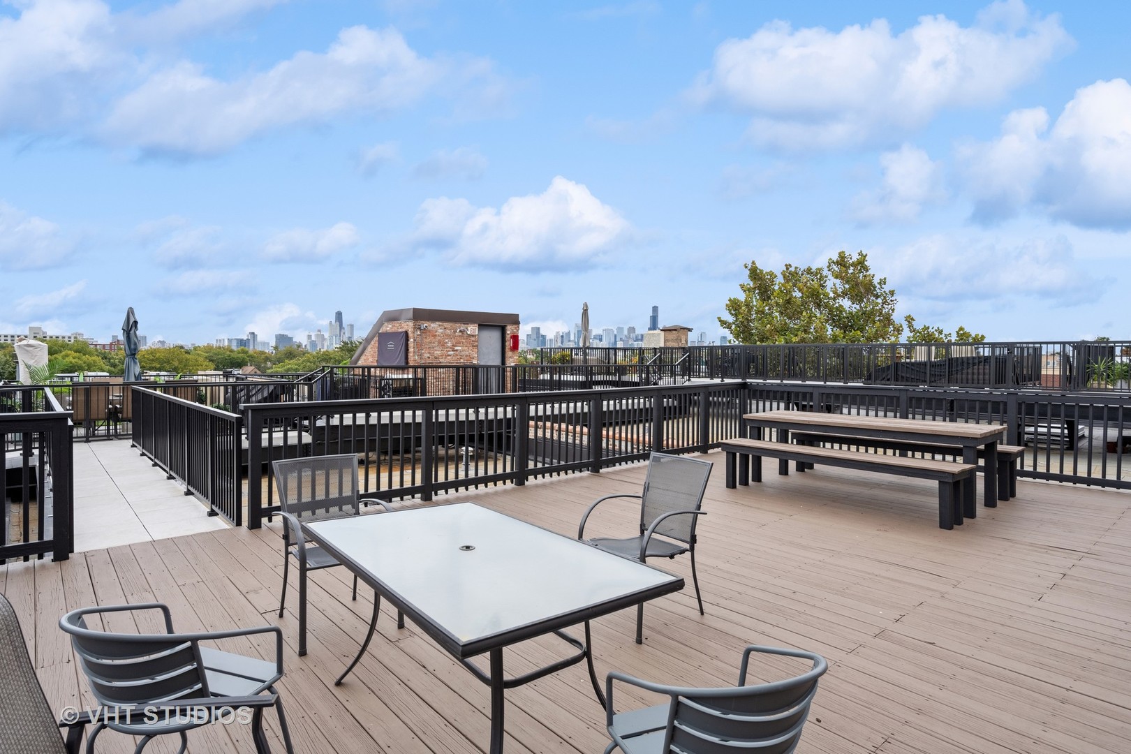 2012 W Saint Paul Avenue Unit: 301