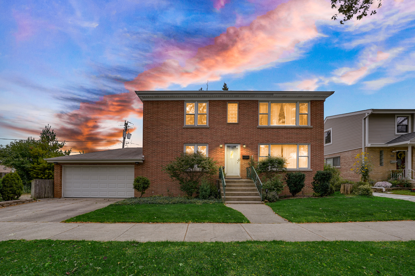 8121 N Ottawa Avenue