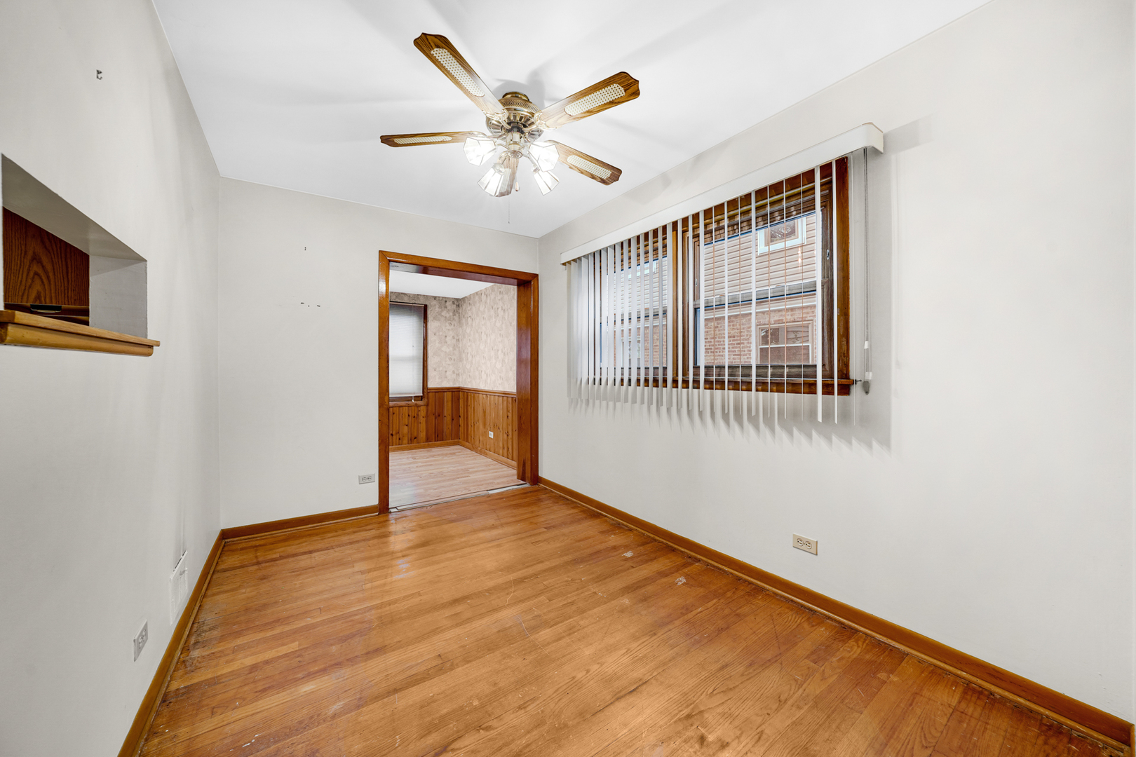 8121 N Ottawa Avenue