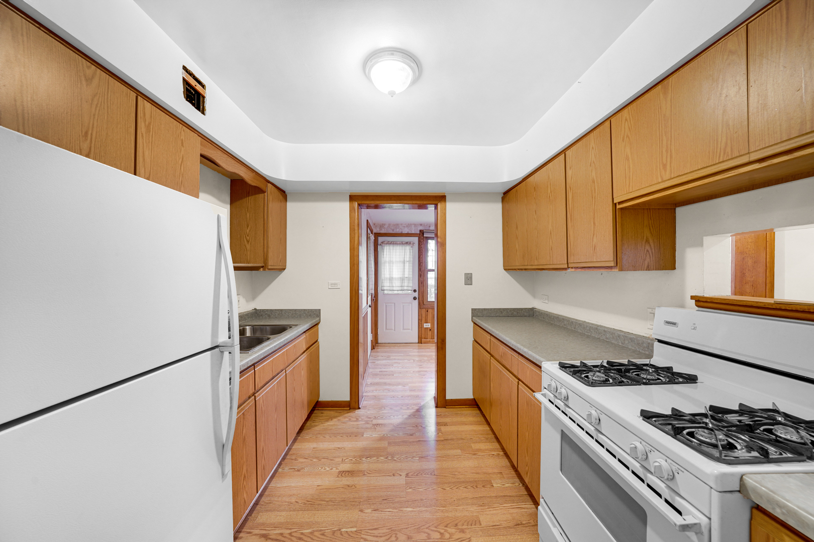 8121 N Ottawa Avenue