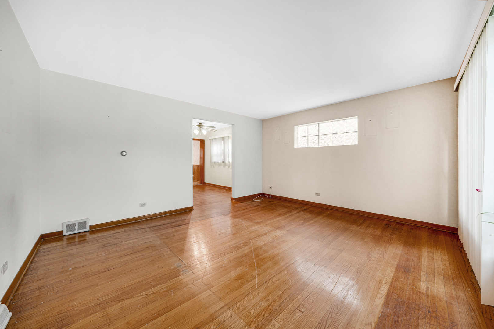 8121 N Ottawa Avenue