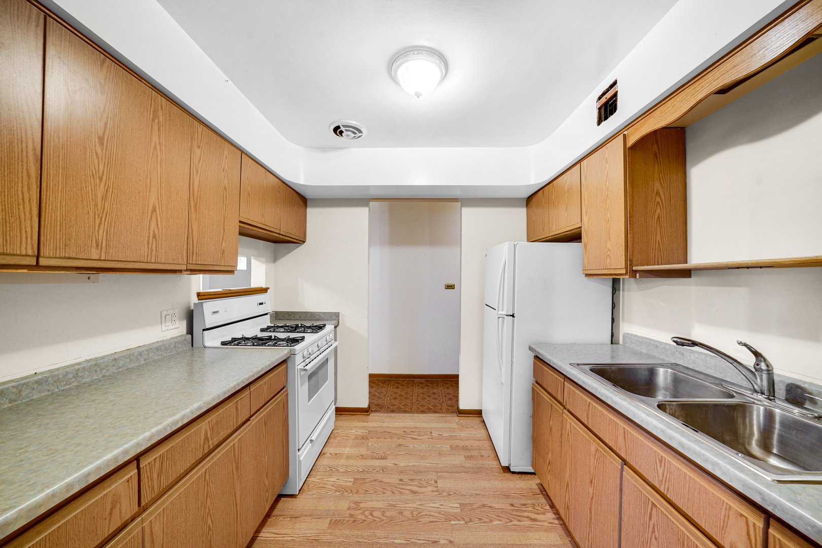 8121 N Ottawa Avenue