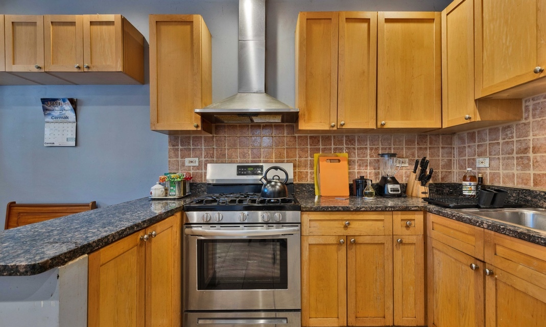 6549 N Newgard Avenue