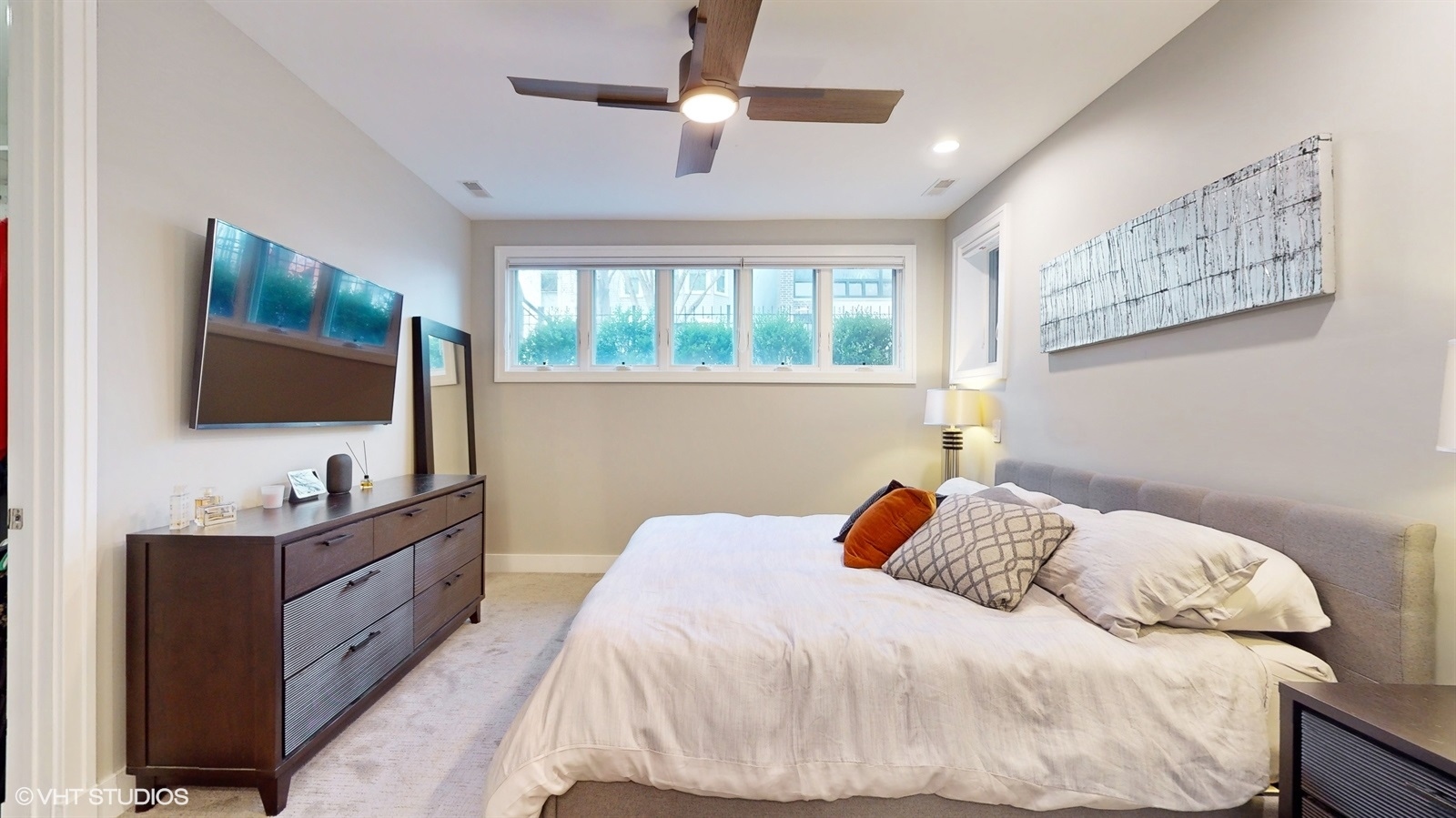 2855 W Lyndale Street Unit: 1