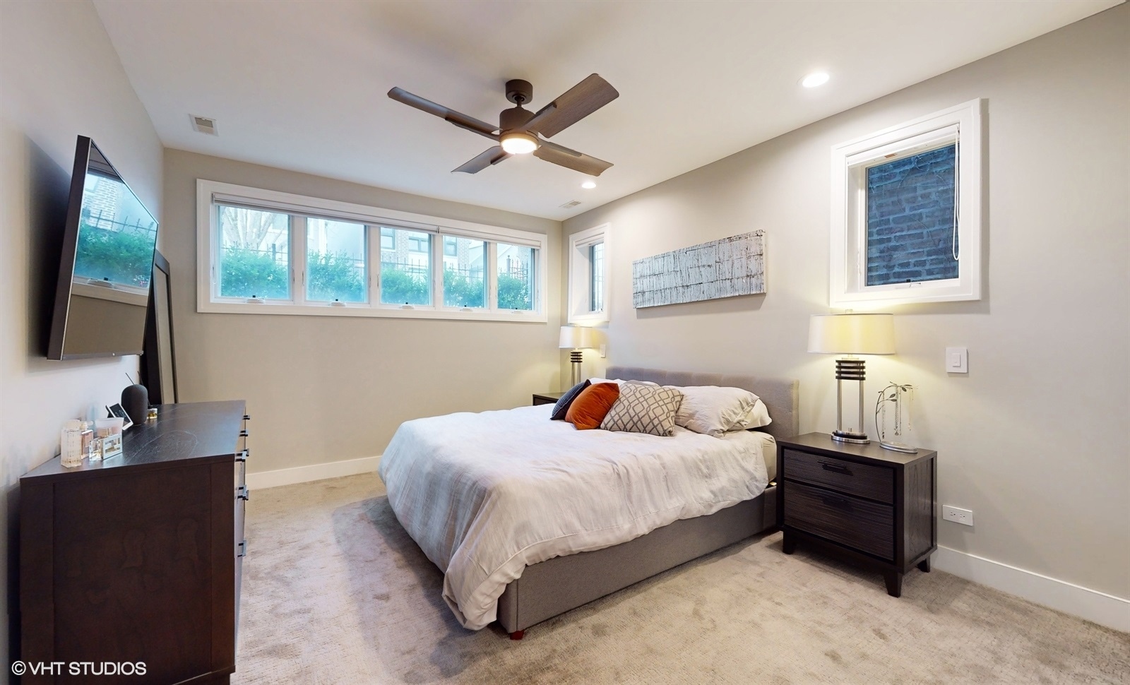 2855 W Lyndale Street Unit: 1