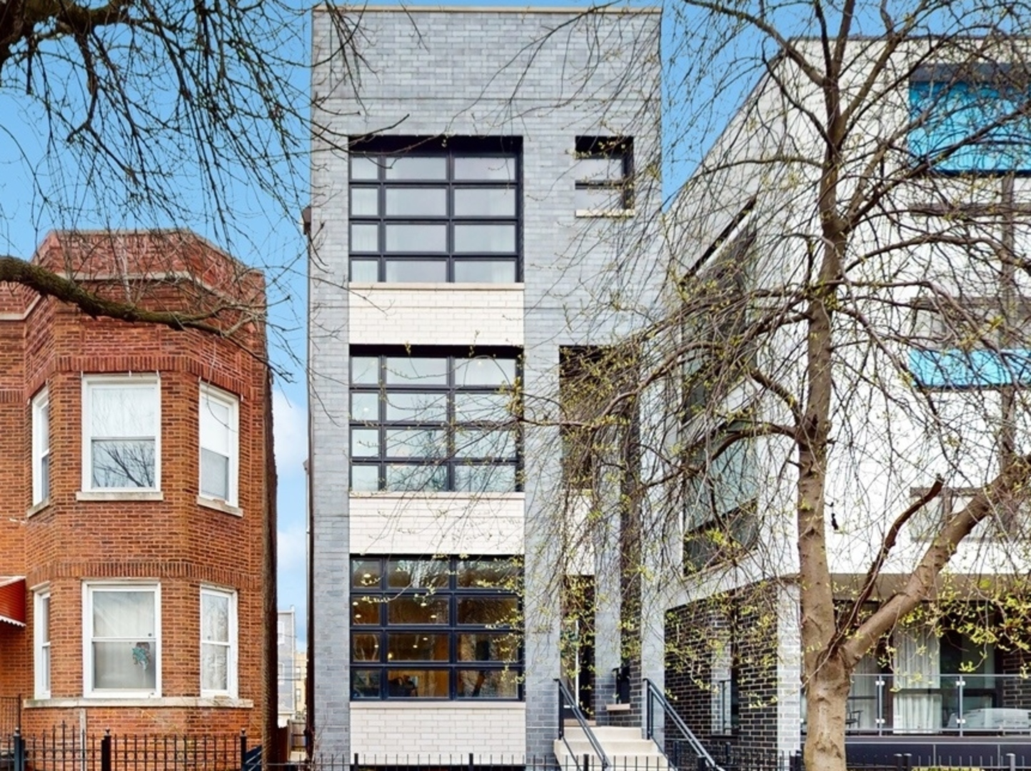 2855 W Lyndale Street Unit: 1