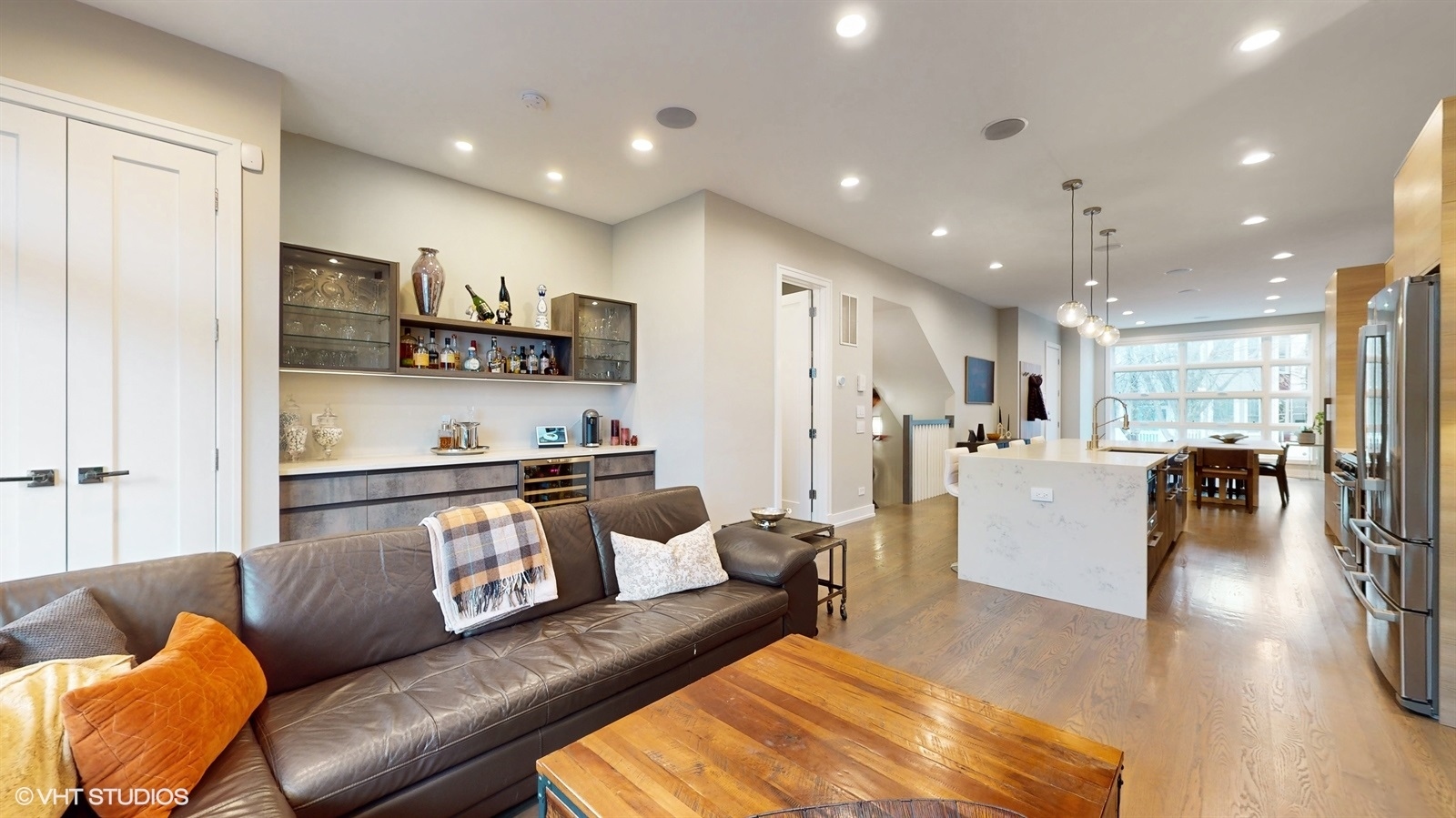 2855 W Lyndale Street Unit: 1