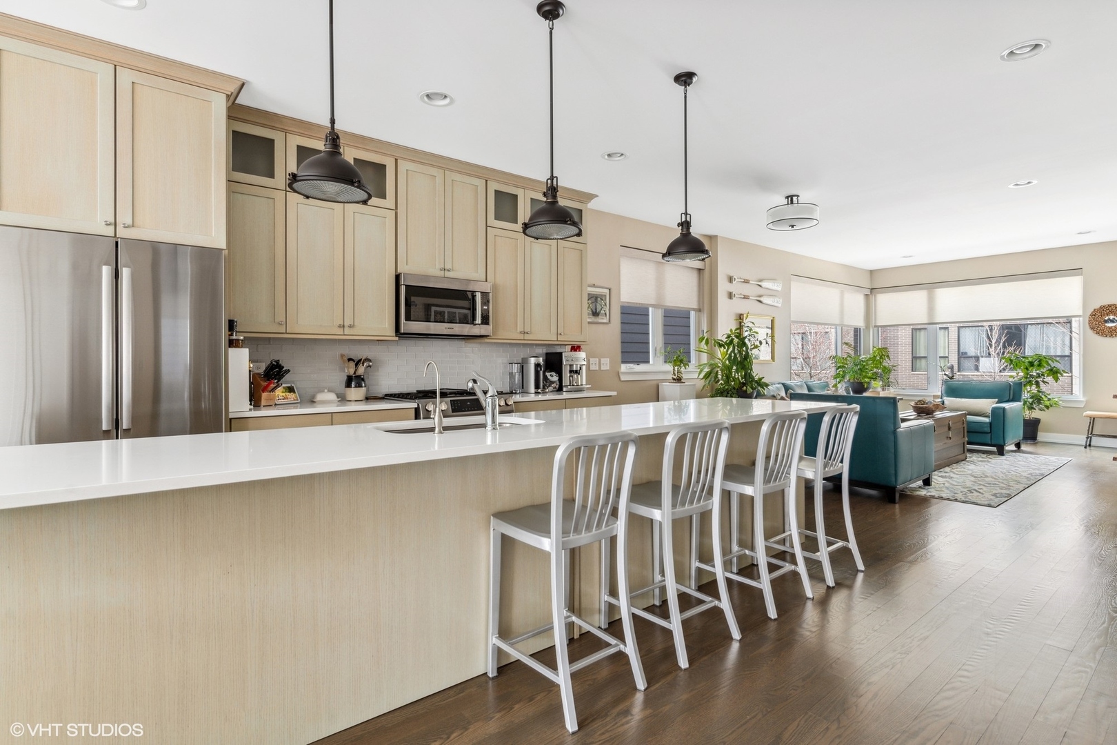 2905 S Hillock Avenue