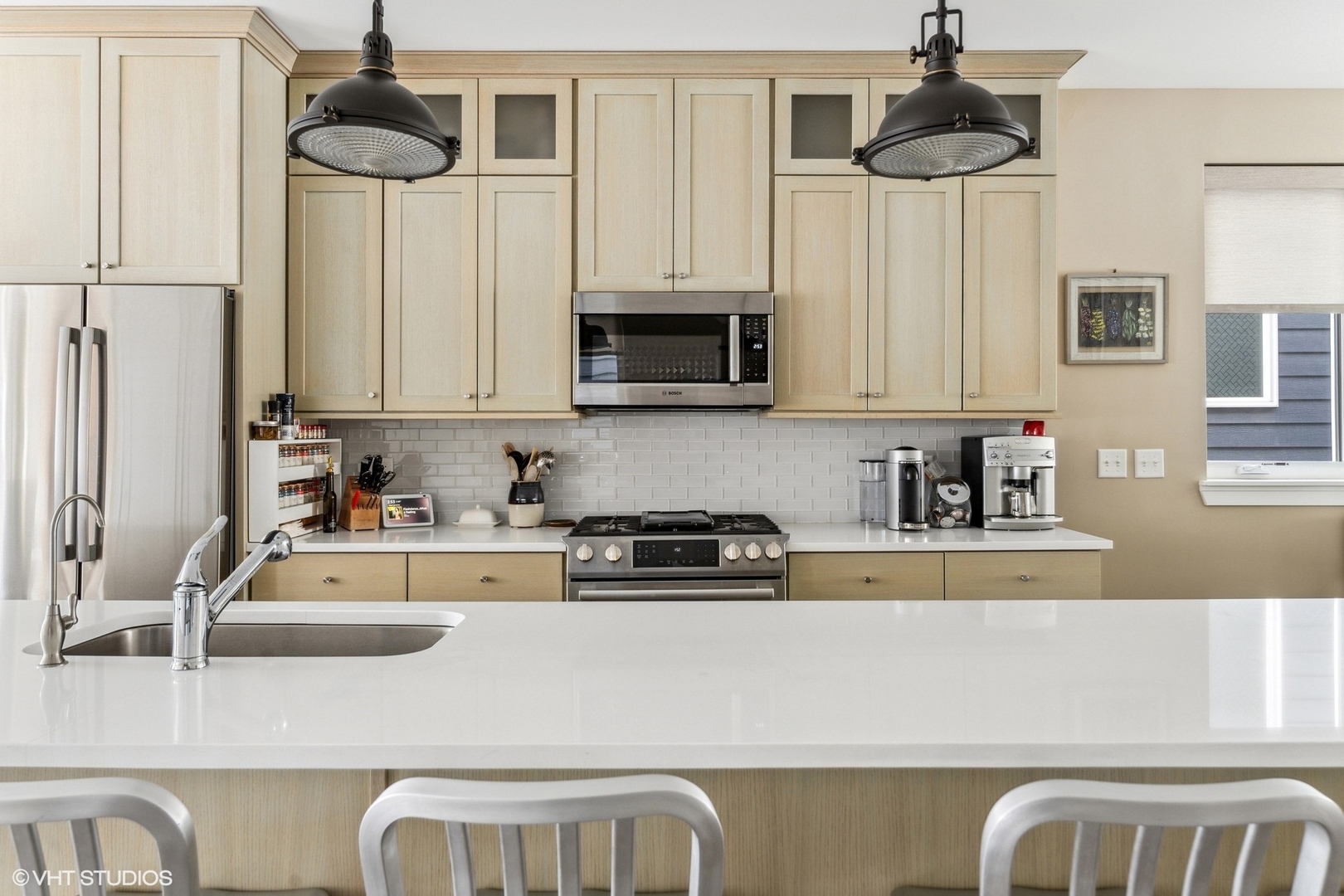 2905 S Hillock Avenue