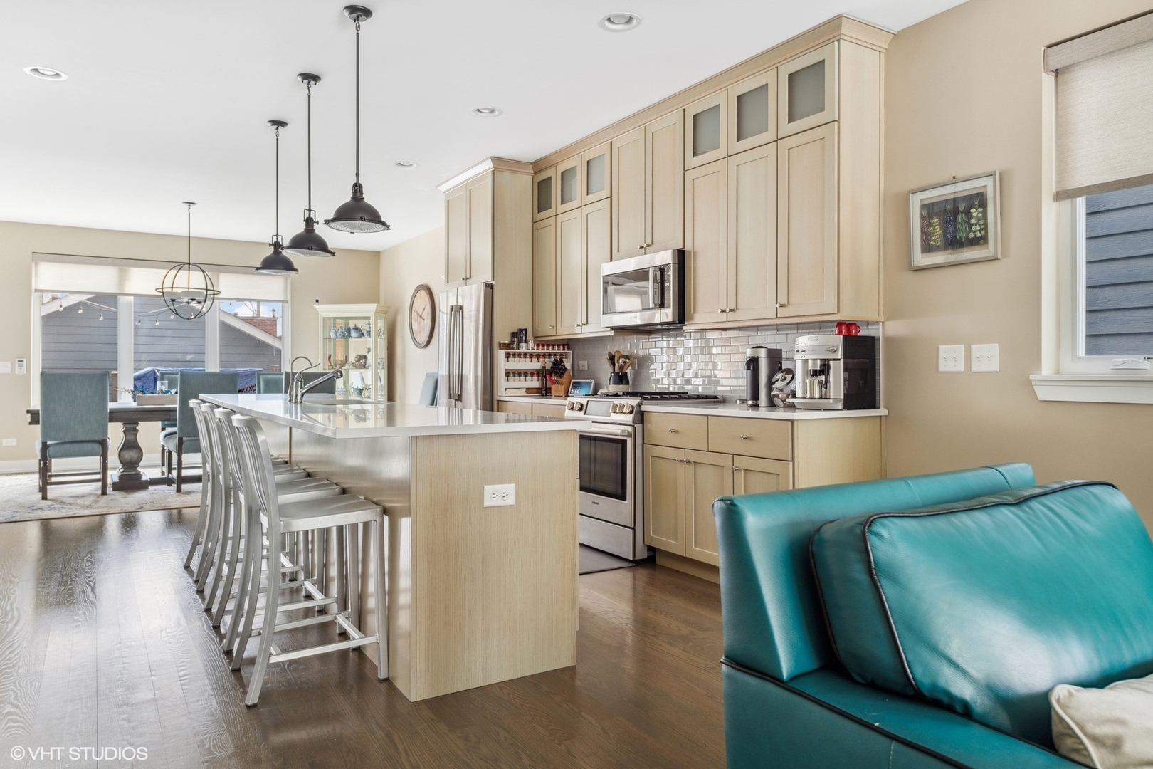 2905 S Hillock Avenue