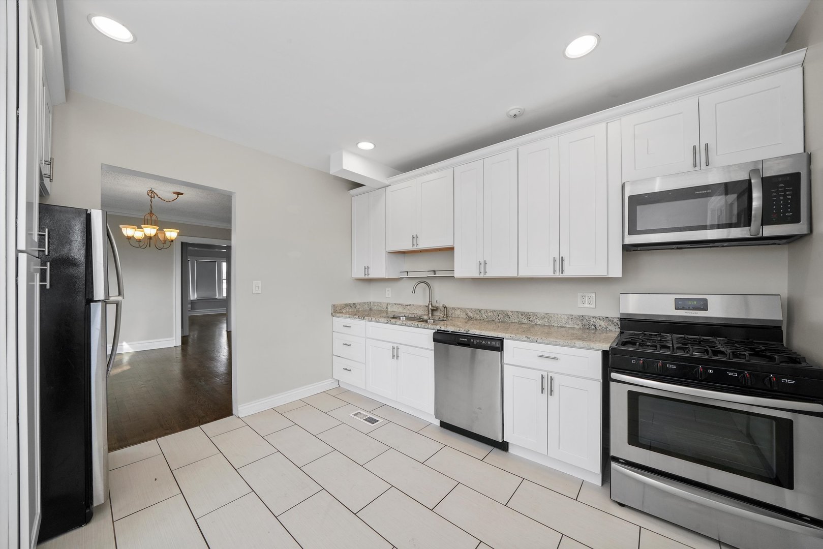 5729 N Mulligan Avenue Unit: 2