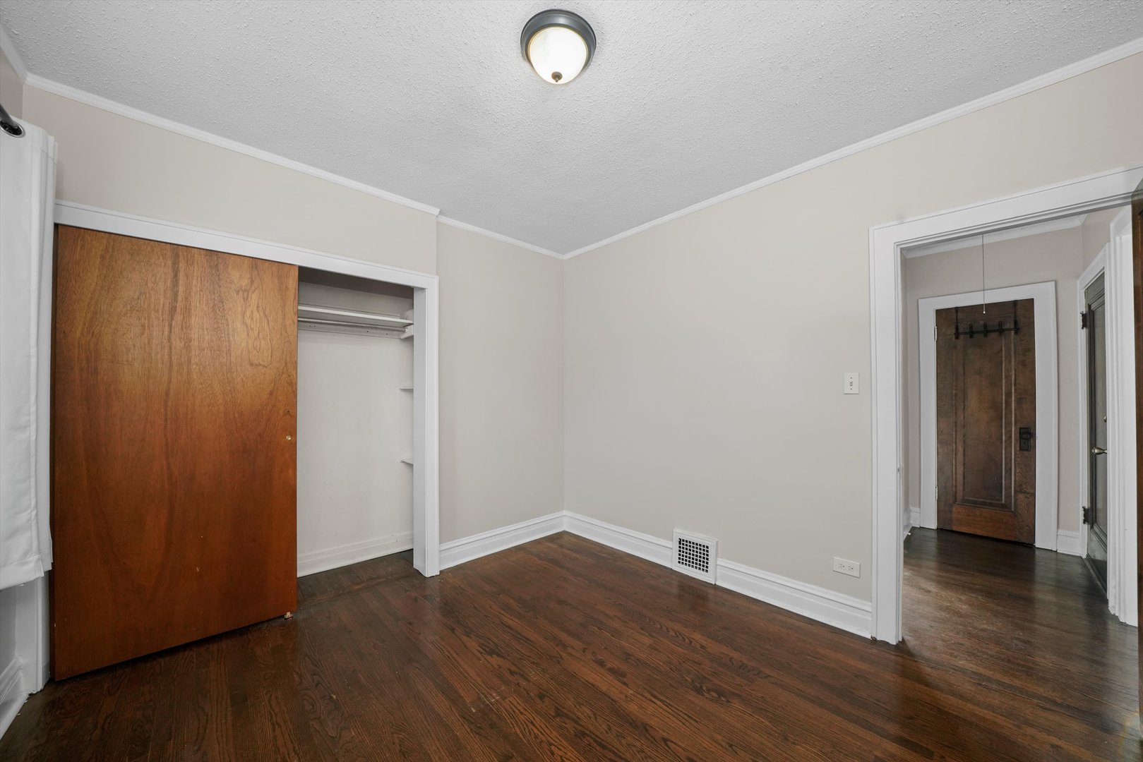 5729 N Mulligan Avenue Unit: 2