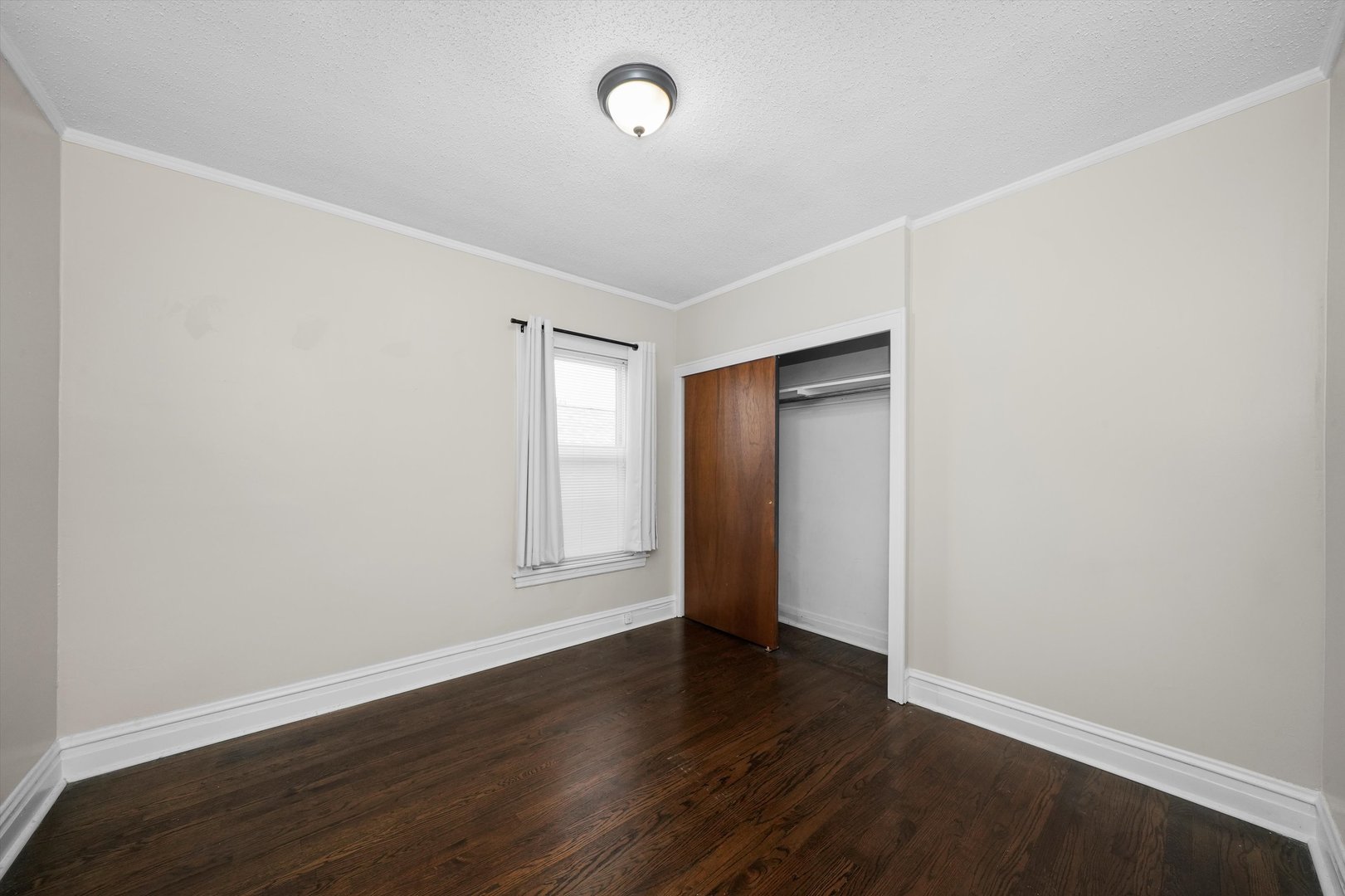 5729 N Mulligan Avenue Unit: 2