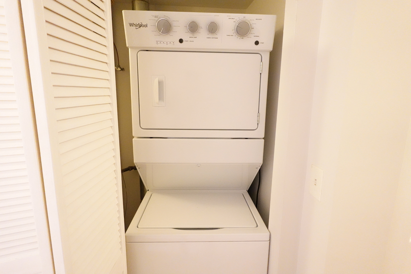 6255 N Oakley Avenue Unit: 2