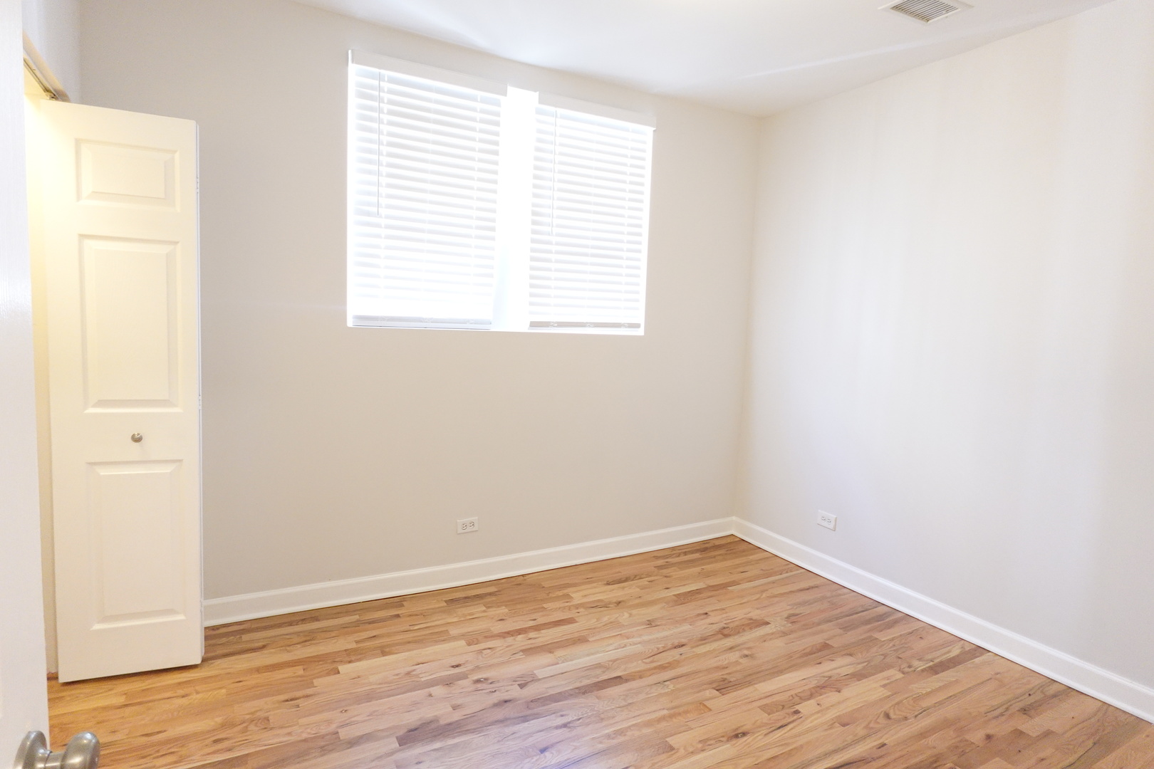 6255 N Oakley Avenue Unit: 2