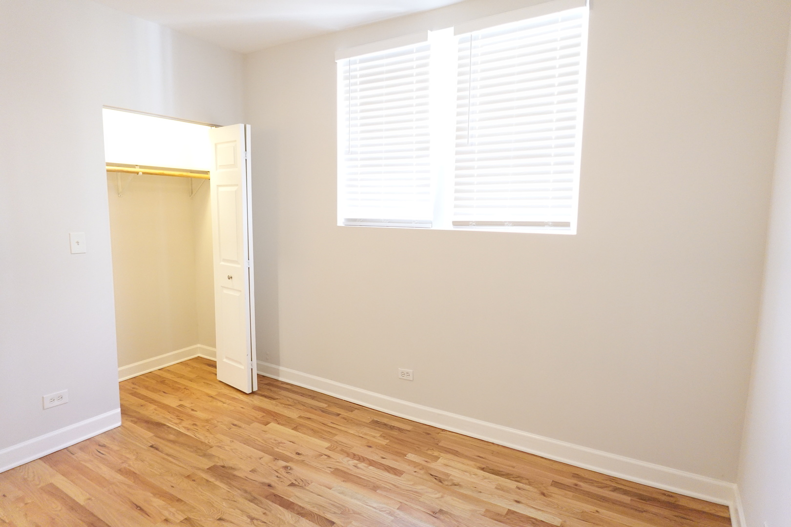 6255 N Oakley Avenue Unit: 2