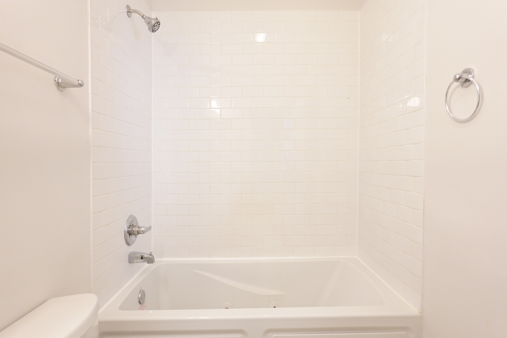 6255 N Oakley Avenue Unit: 2