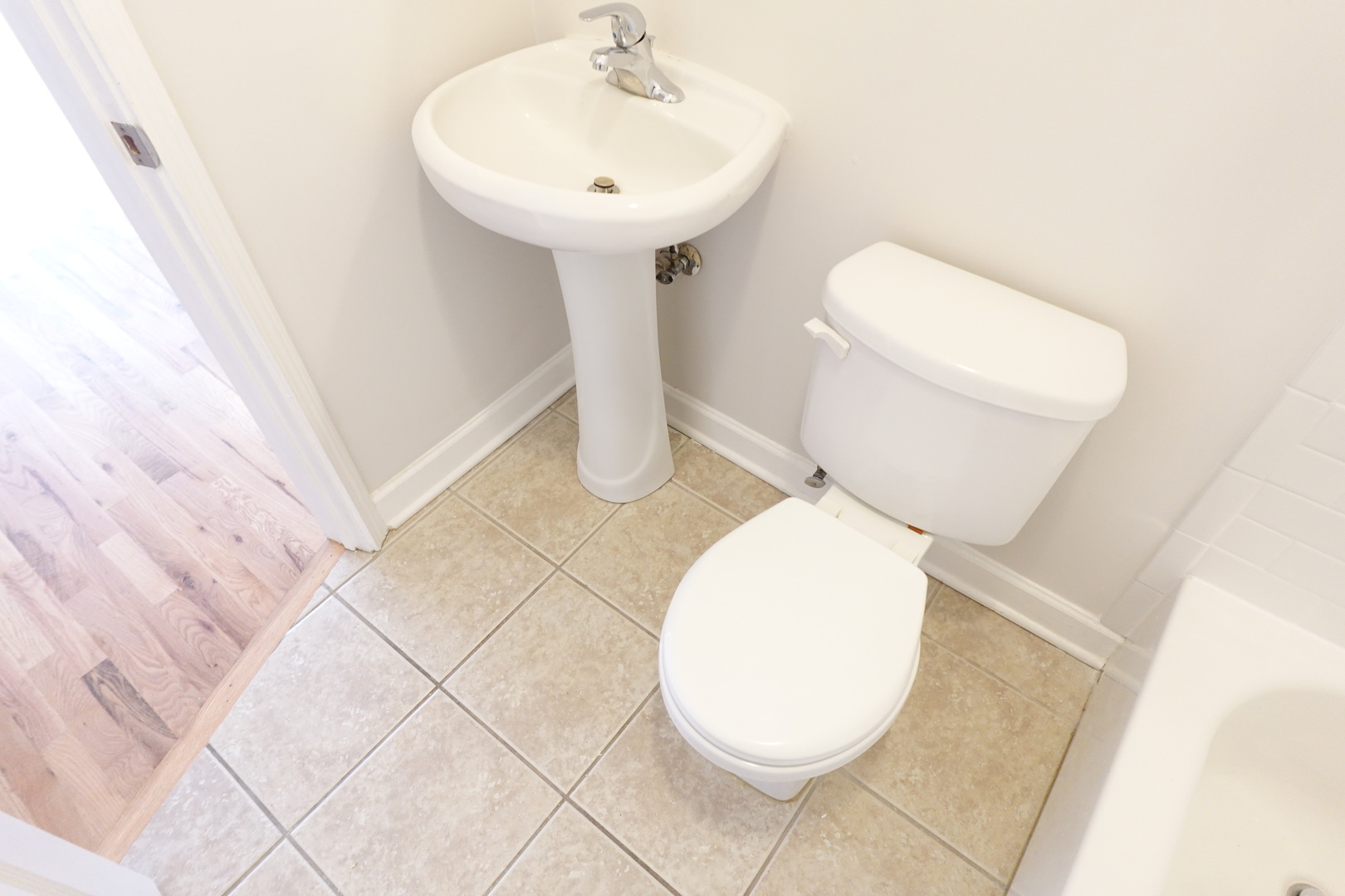 6255 N Oakley Avenue Unit: 2