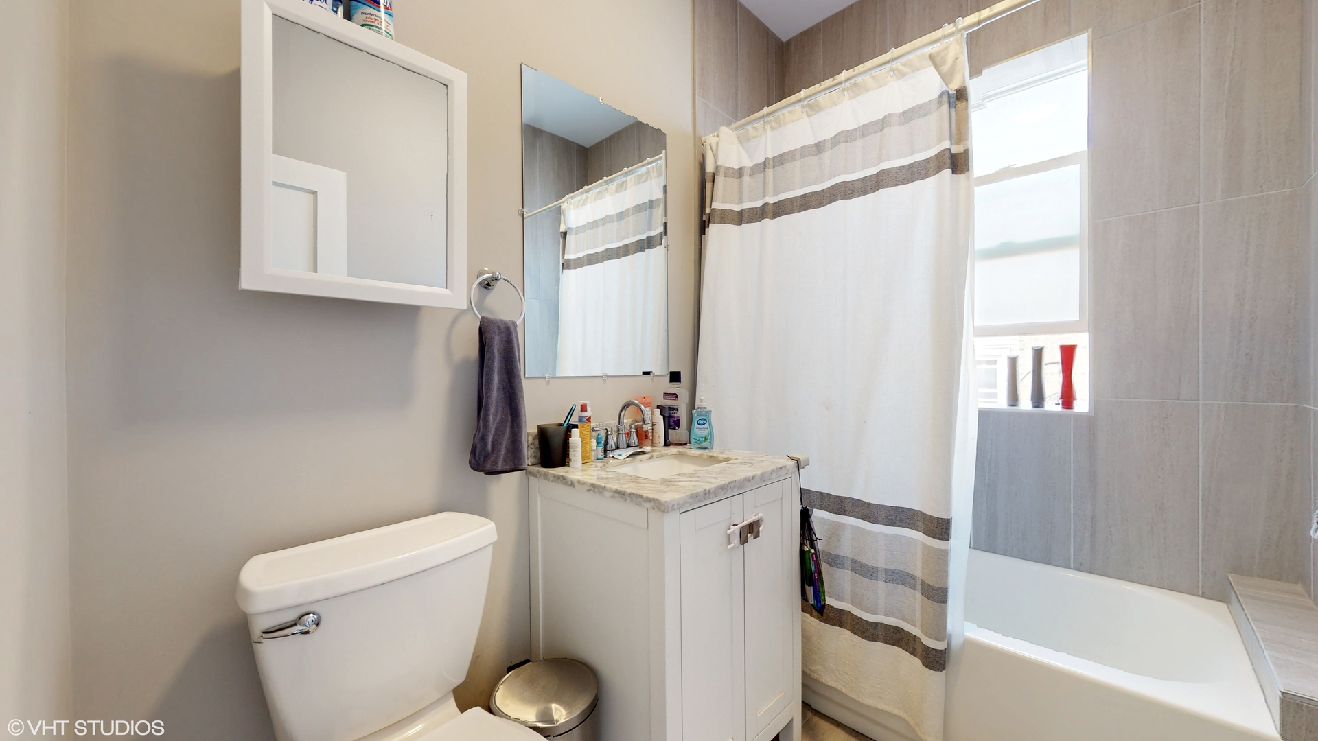 3352 N Monticello Avenue Unit: 1