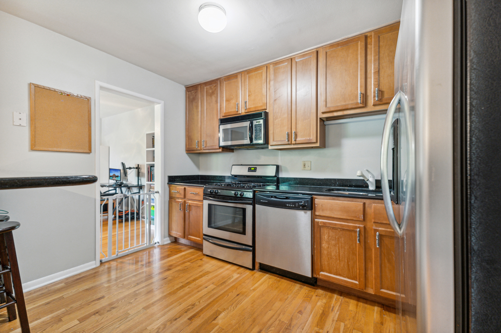 737 Ridge Avenue Unit: 3F