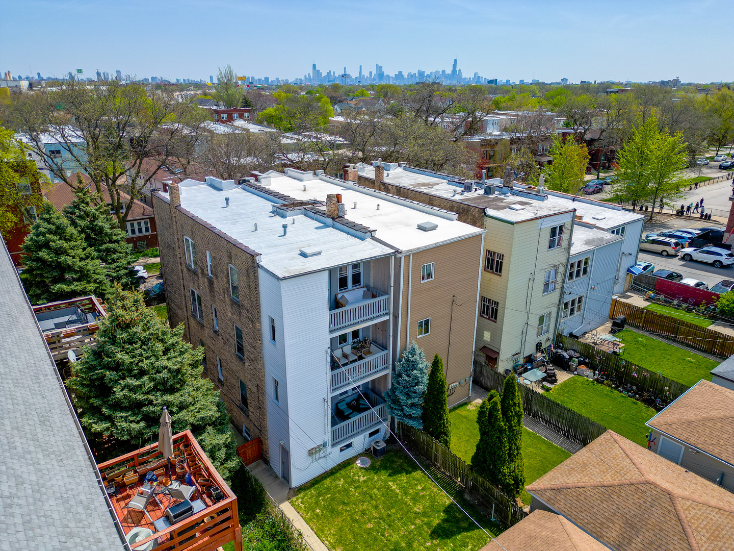 3352 N Monticello Avenue