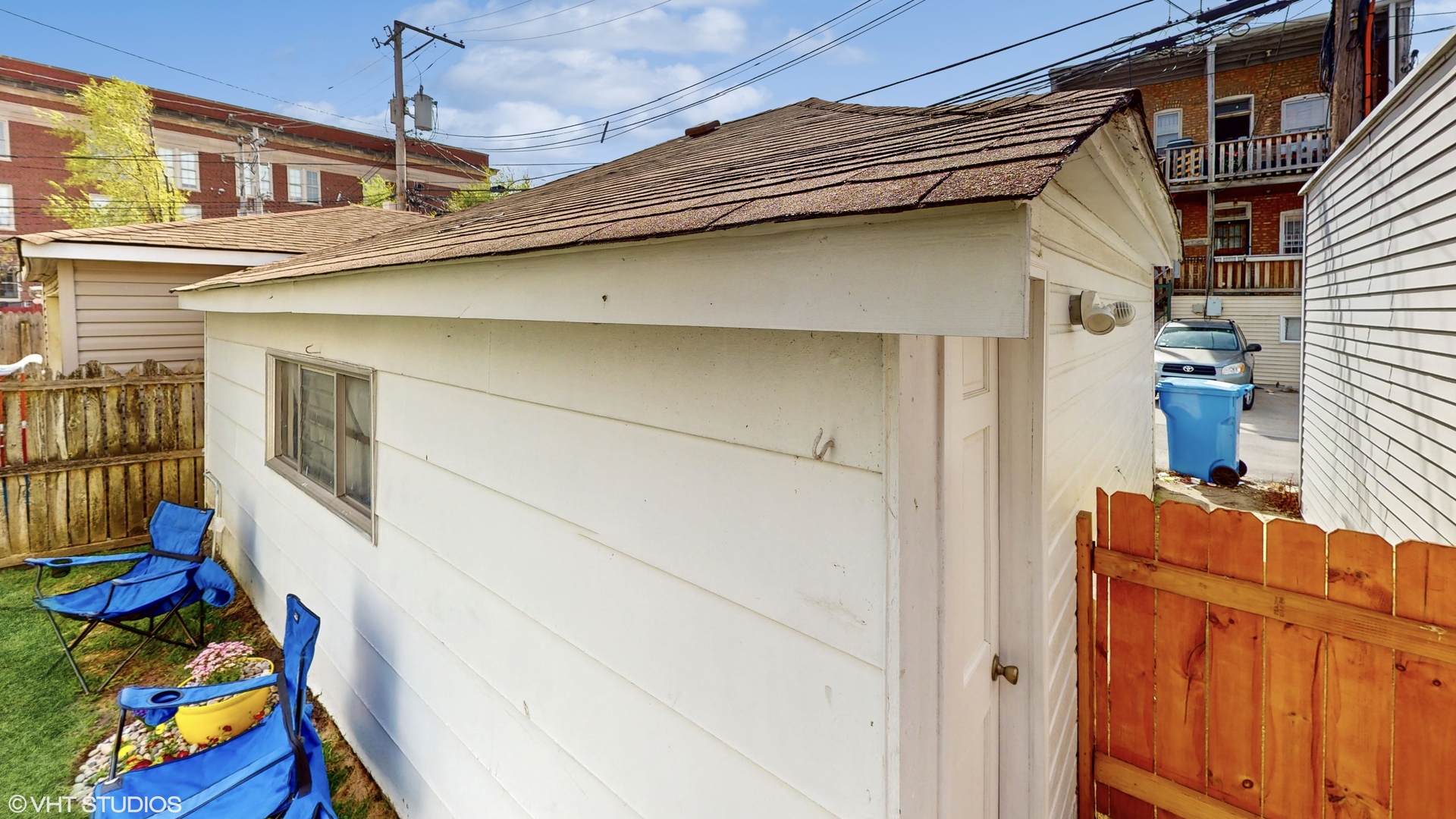 3352 N Monticello Avenue