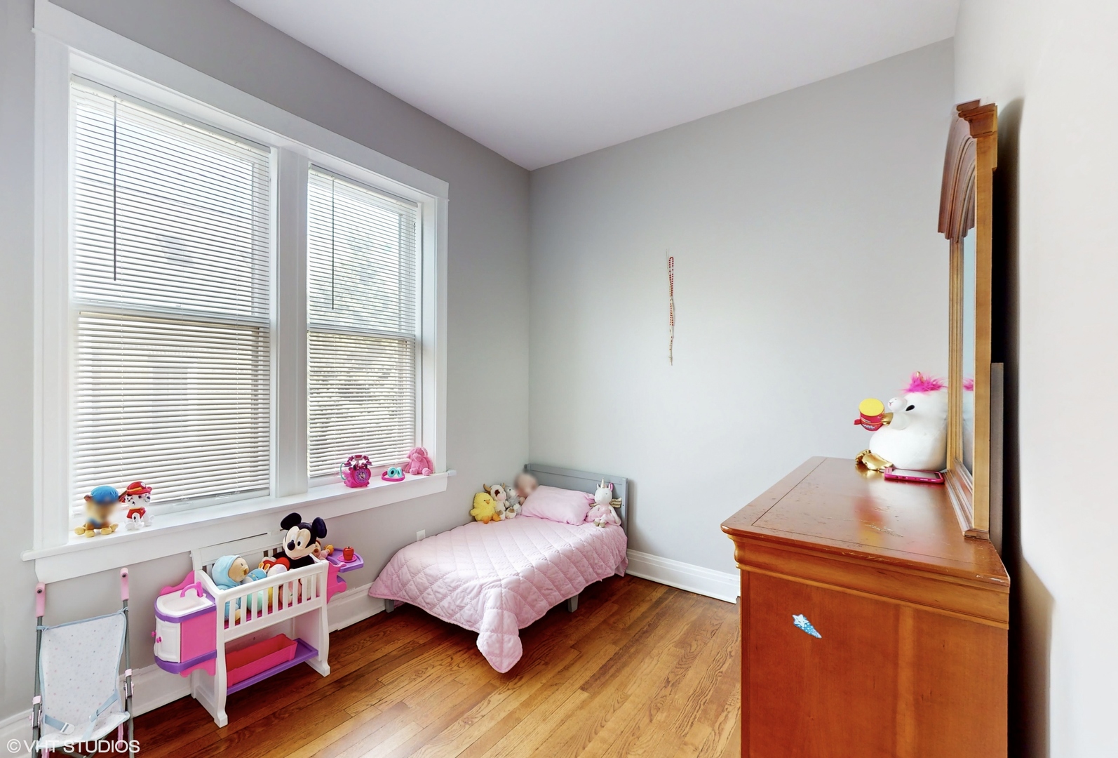 3352 N Monticello Avenue