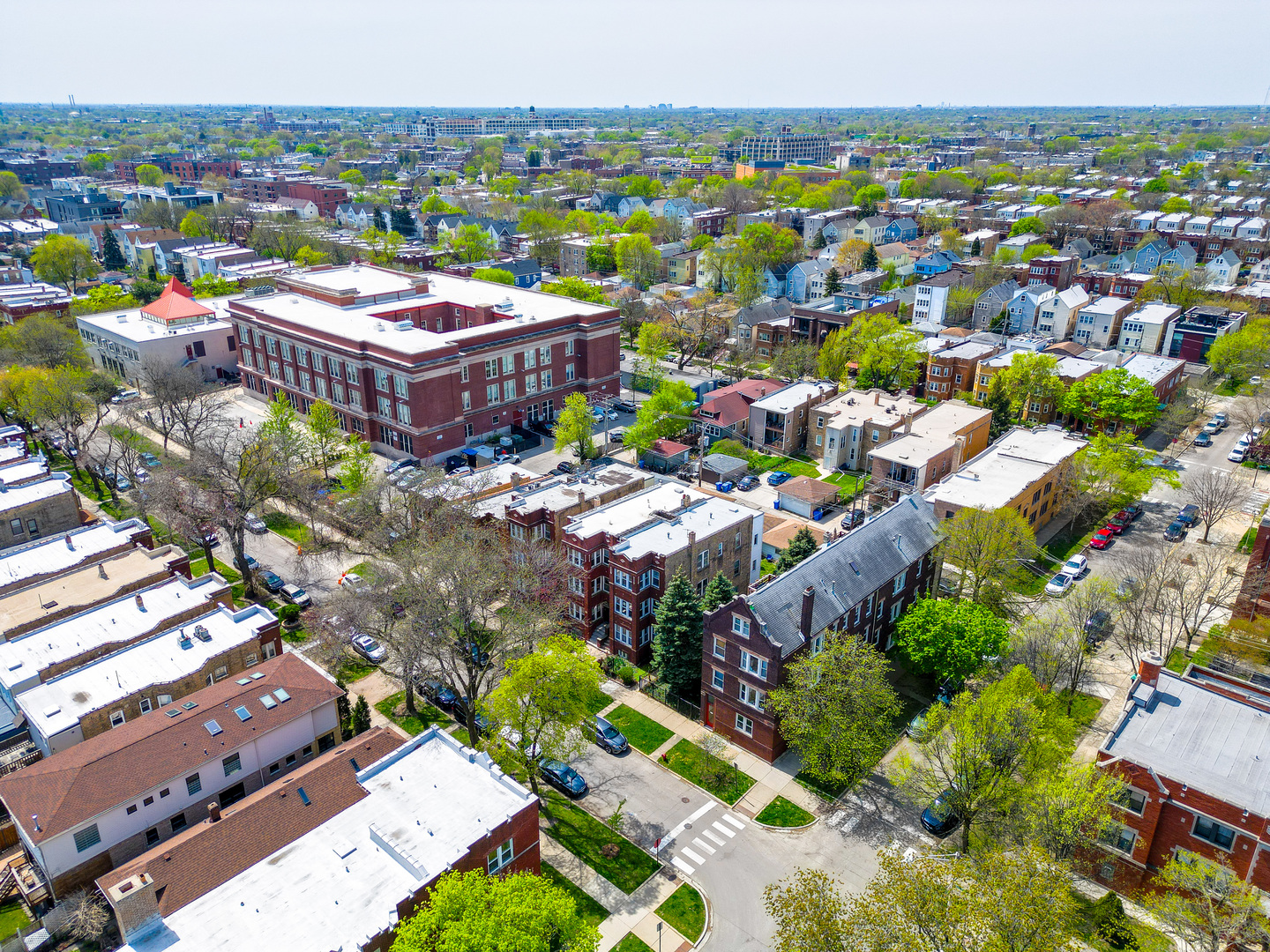 3352 N Monticello Avenue