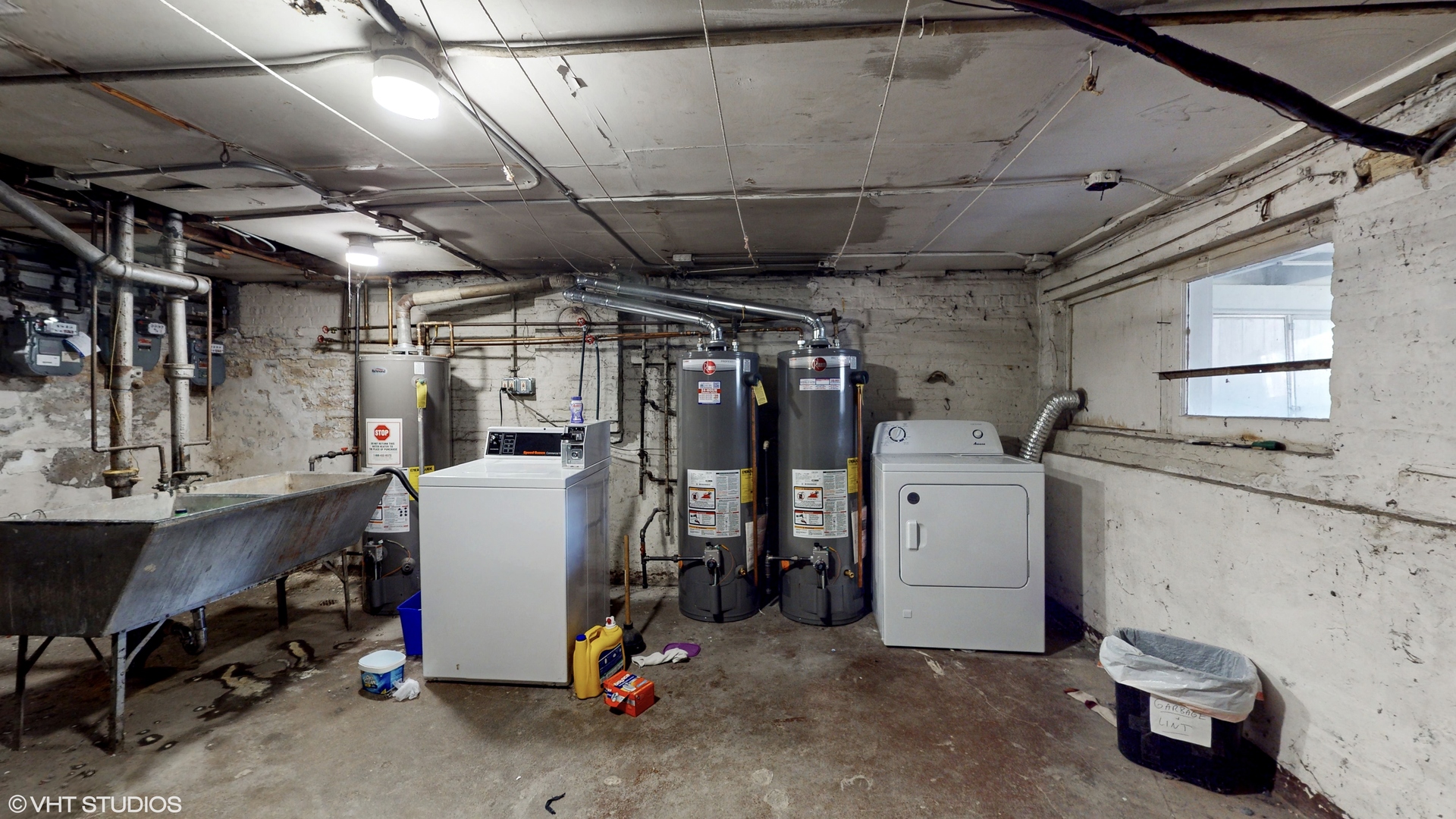 3352 N Monticello Avenue