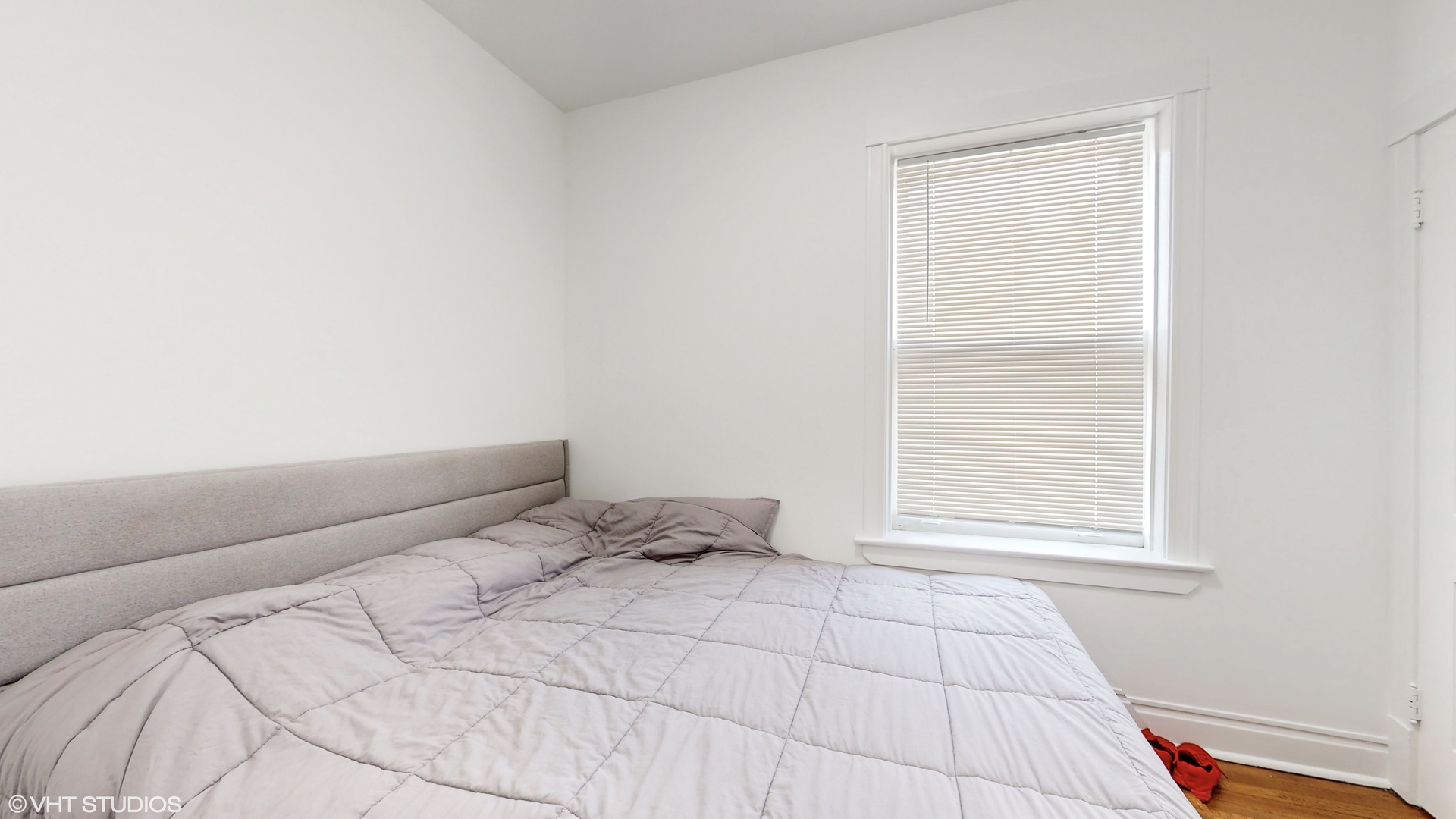 3352 N Monticello Avenue