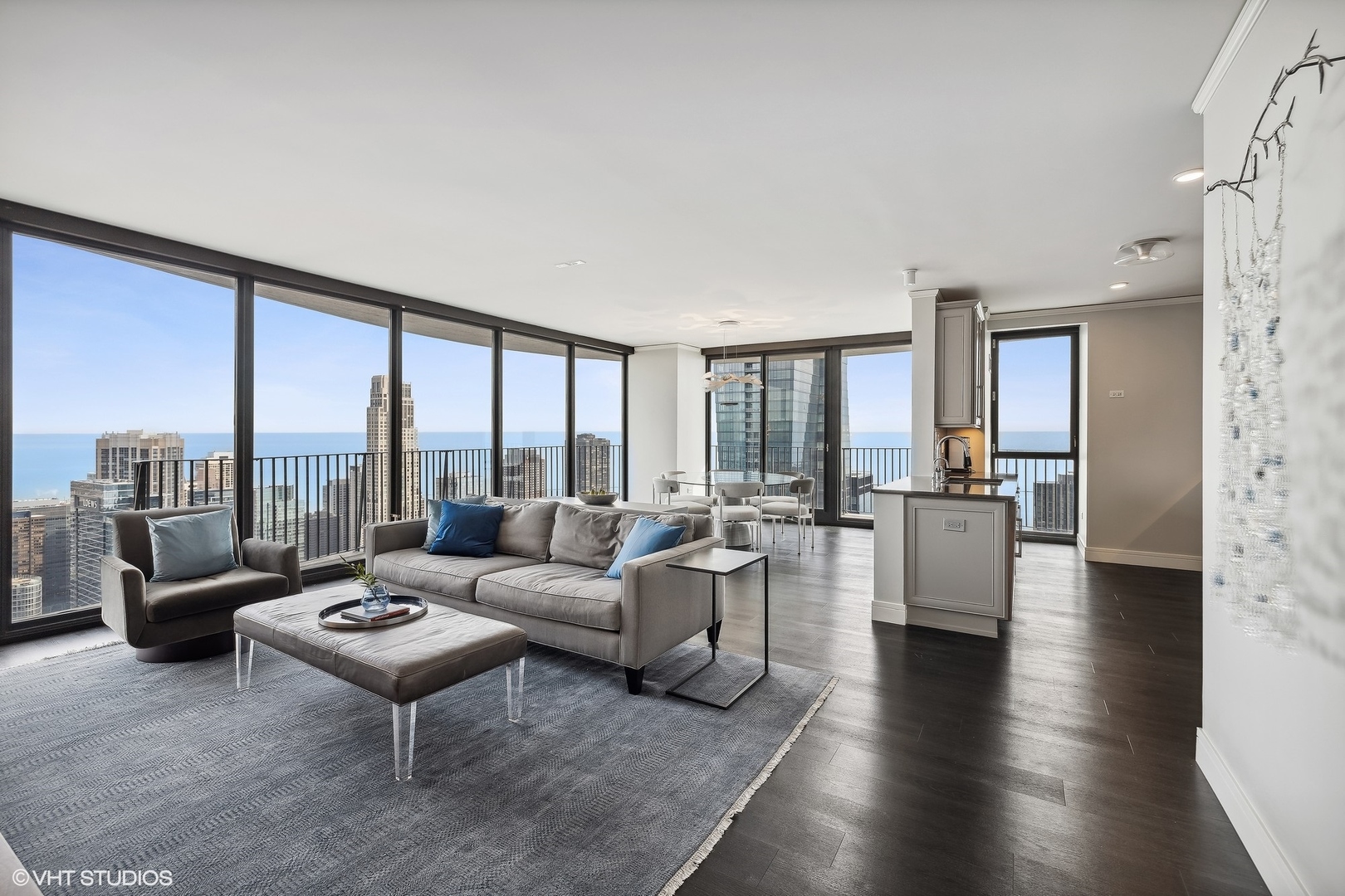 225 N Columbus Drive Unit: 6105
