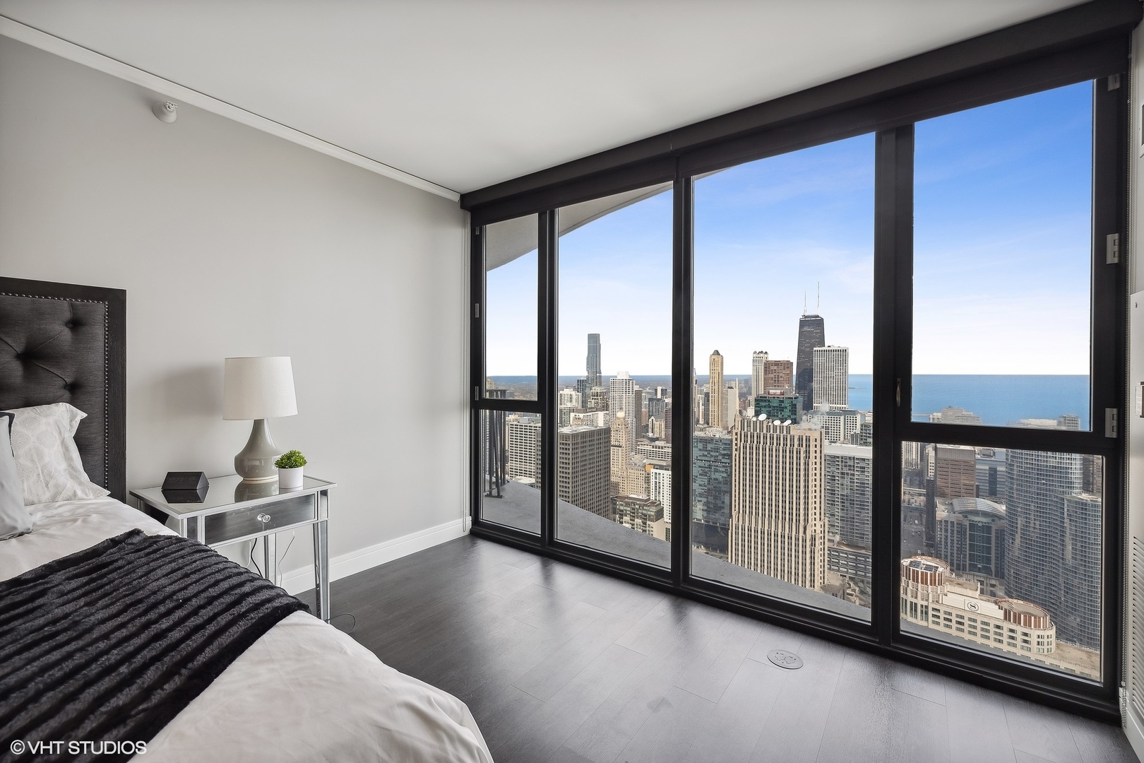 225 N Columbus Drive Unit: 6105