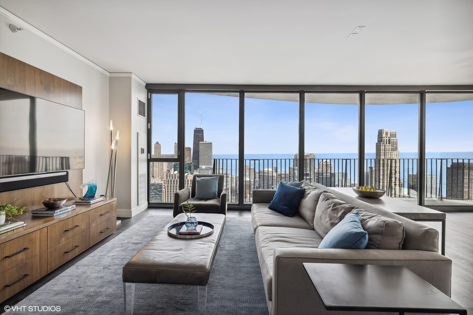 225 N Columbus Drive Unit: 6105