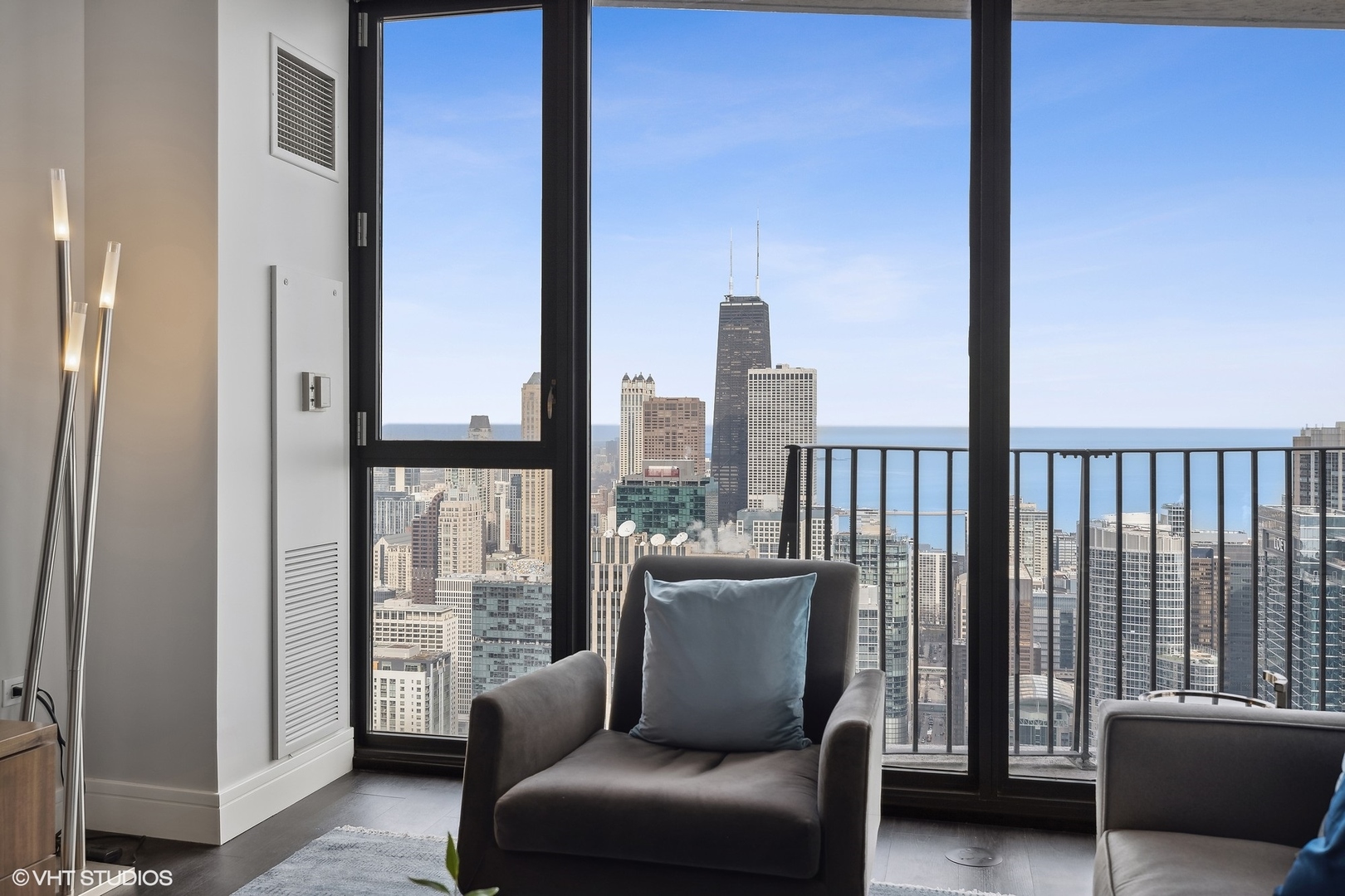 225 N Columbus Drive Unit: 6105