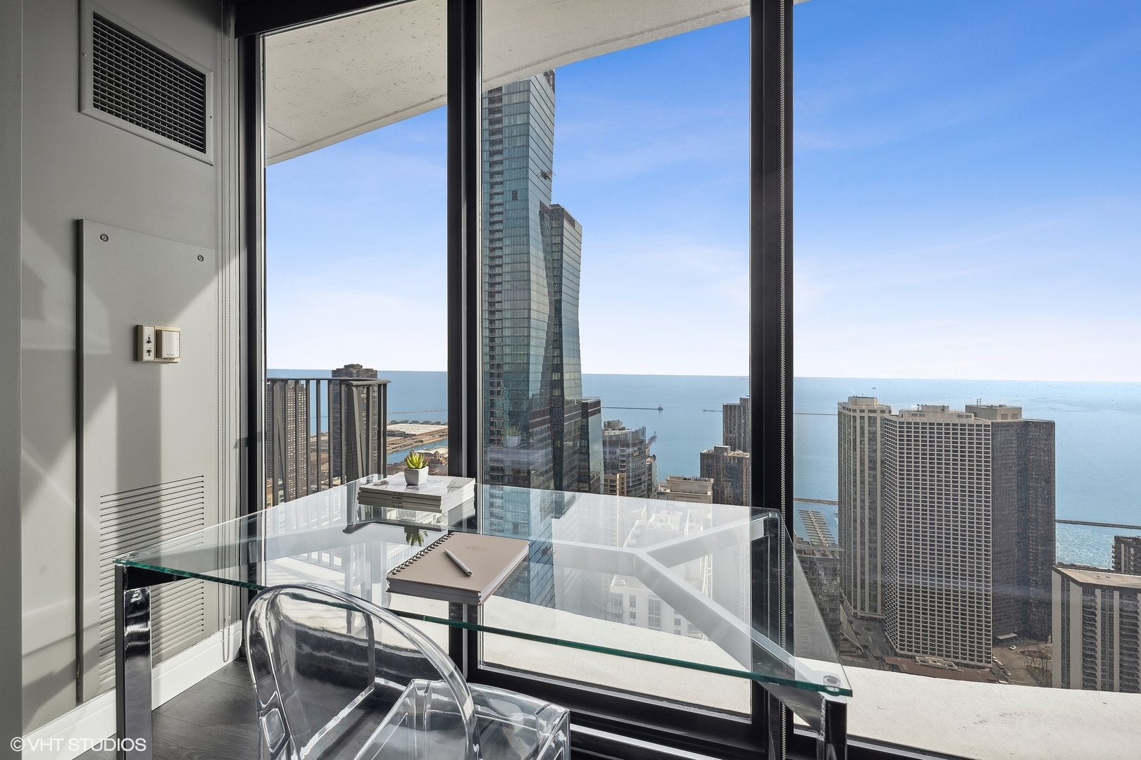 225 N Columbus Drive Unit: 6105