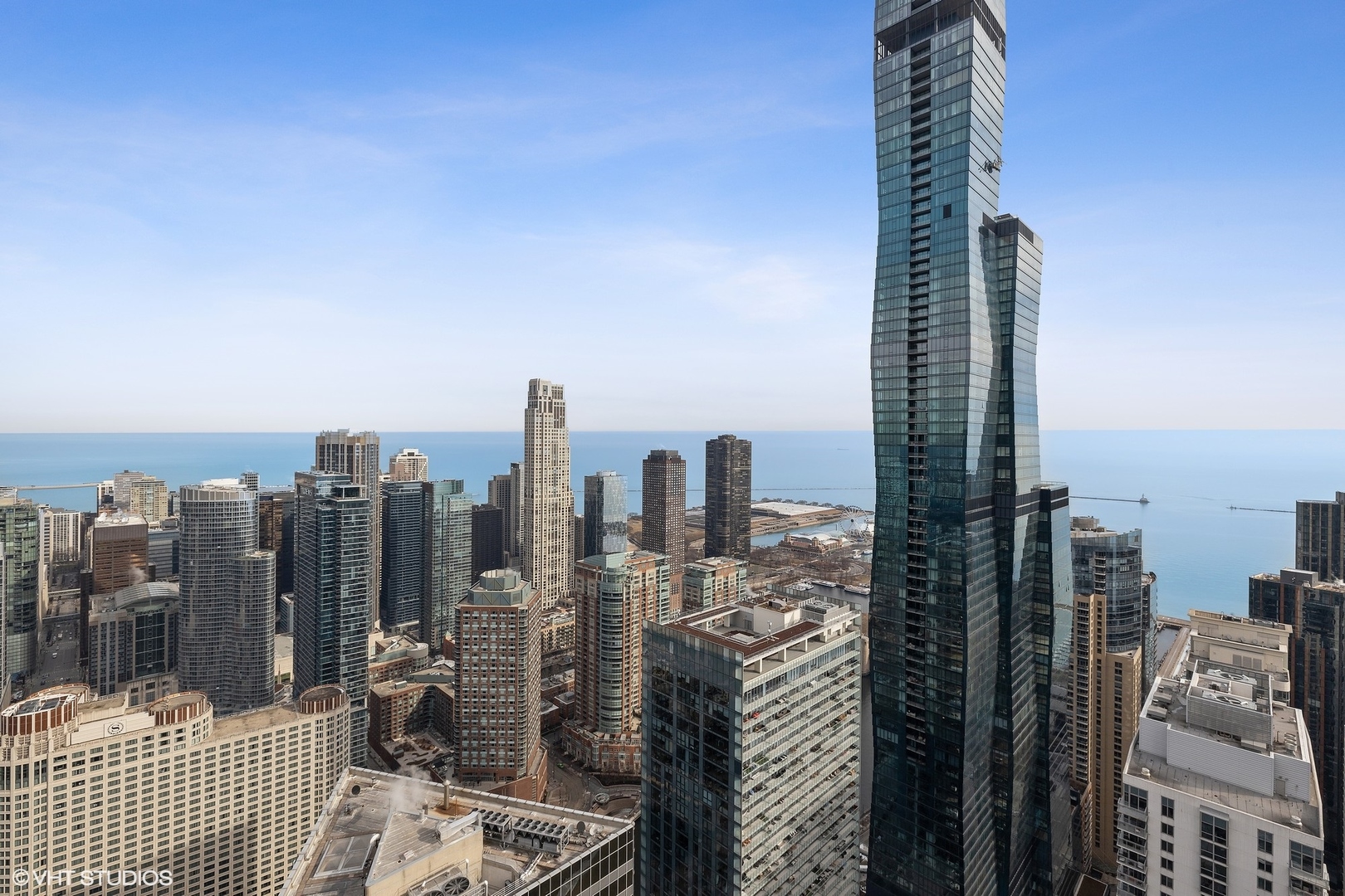 225 N Columbus Drive Unit: 6105