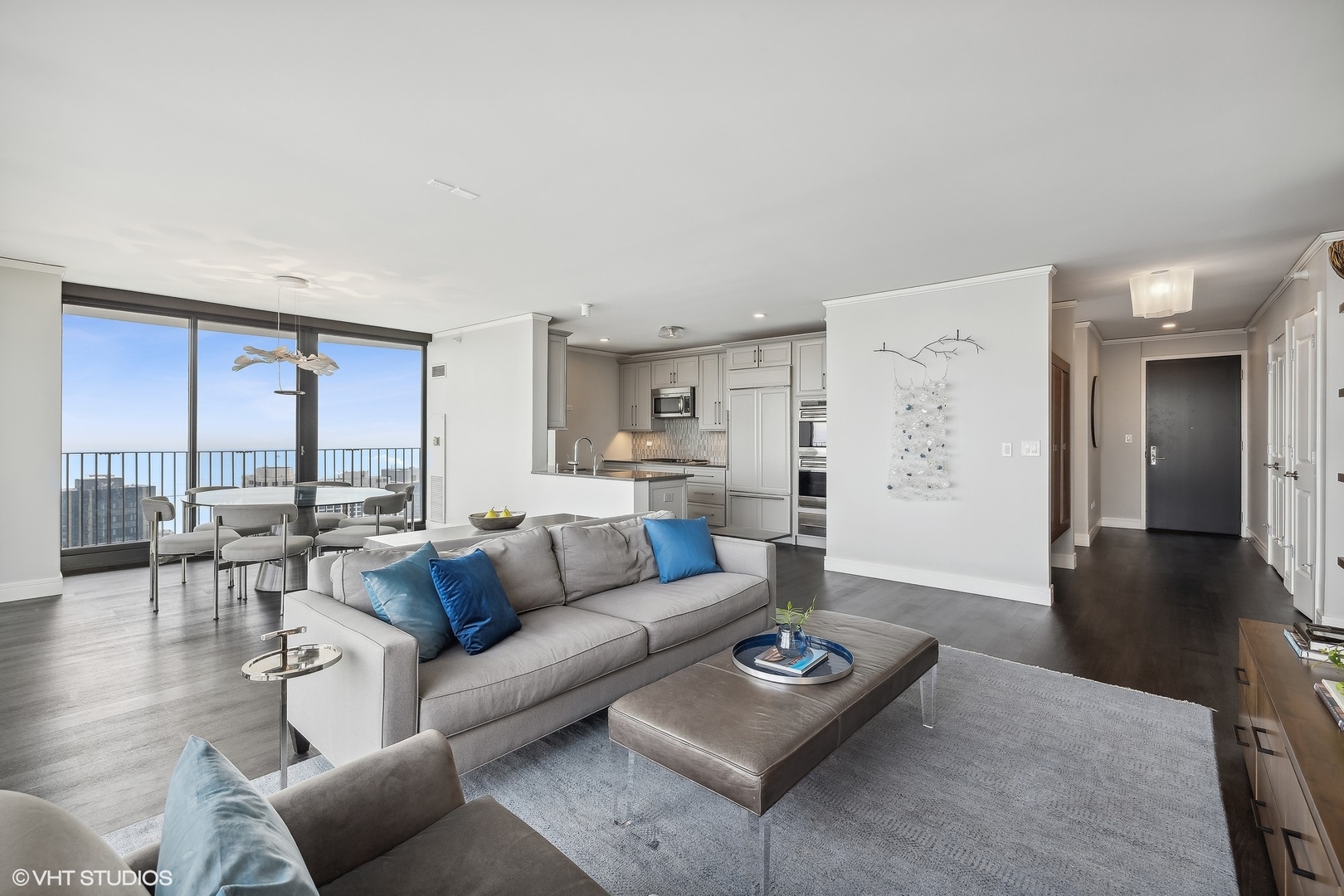 225 N Columbus Drive Unit: 6105