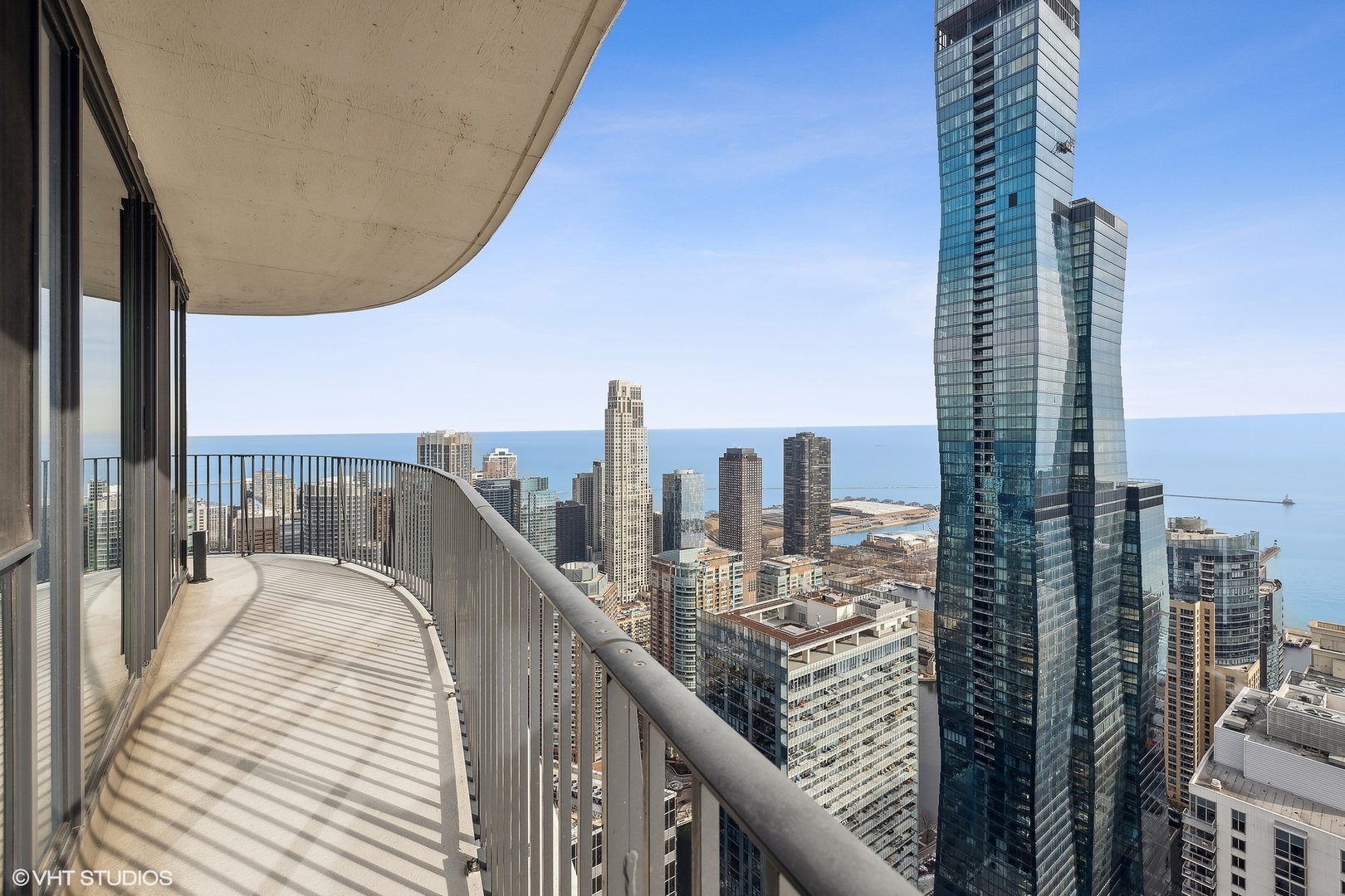 225 N Columbus Drive Unit: 6105