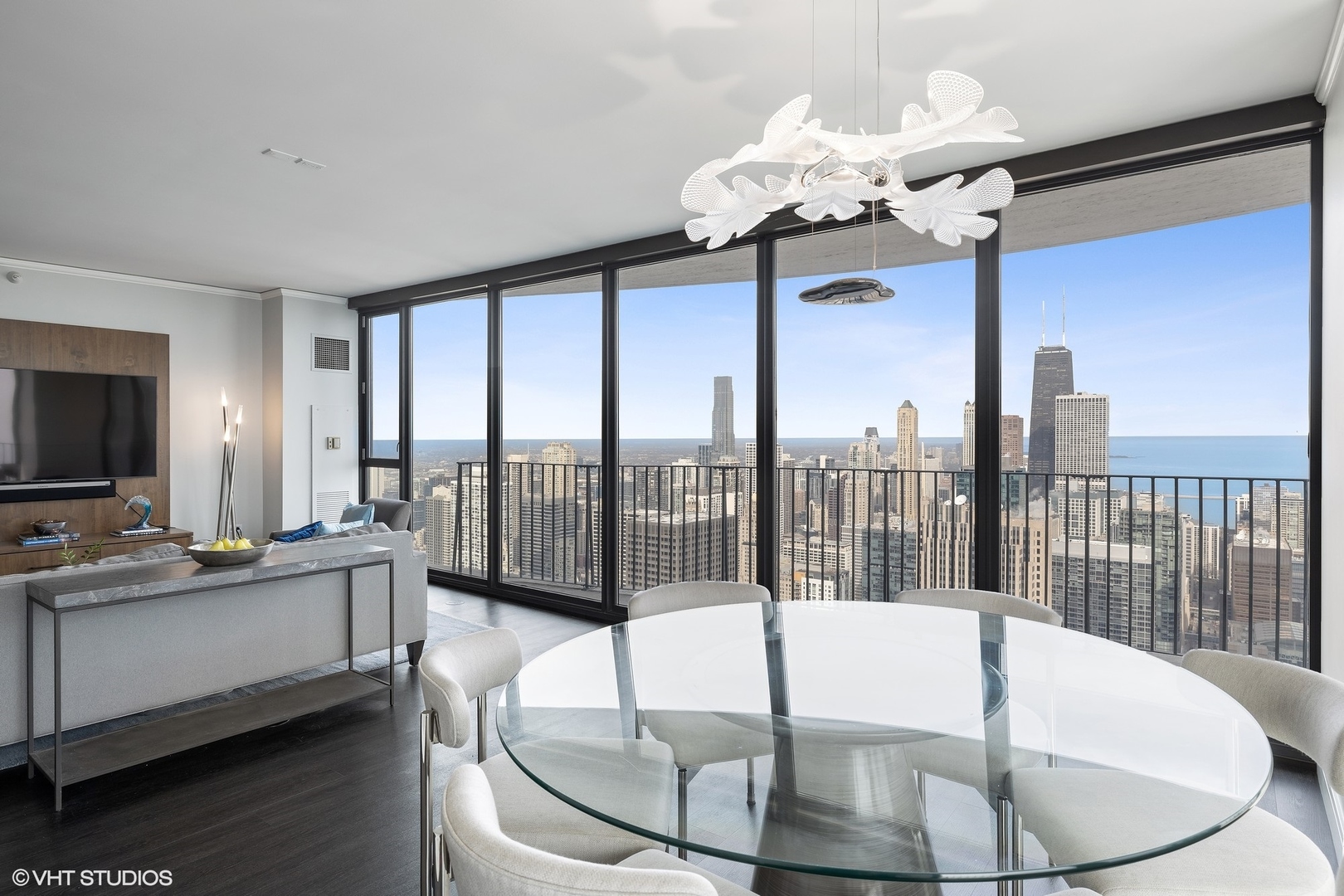 225 N Columbus Drive Unit: 6105