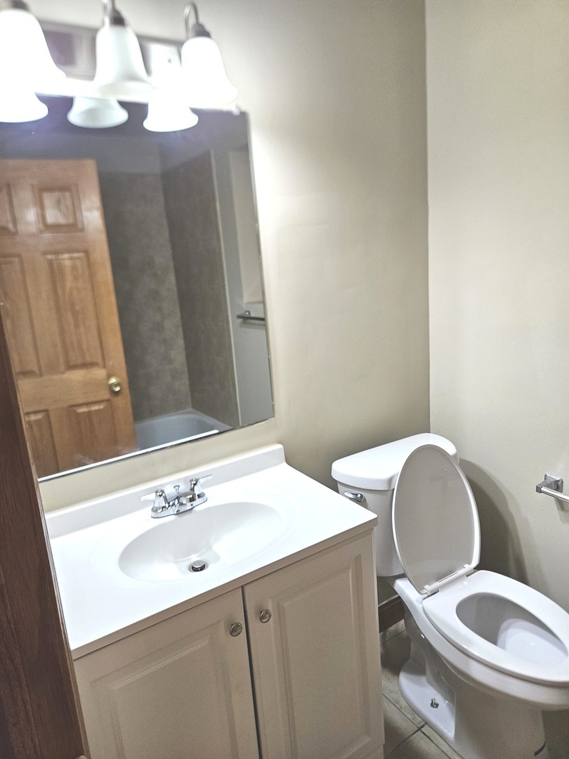 5316 S Kenneth Avenue Unit: 101
