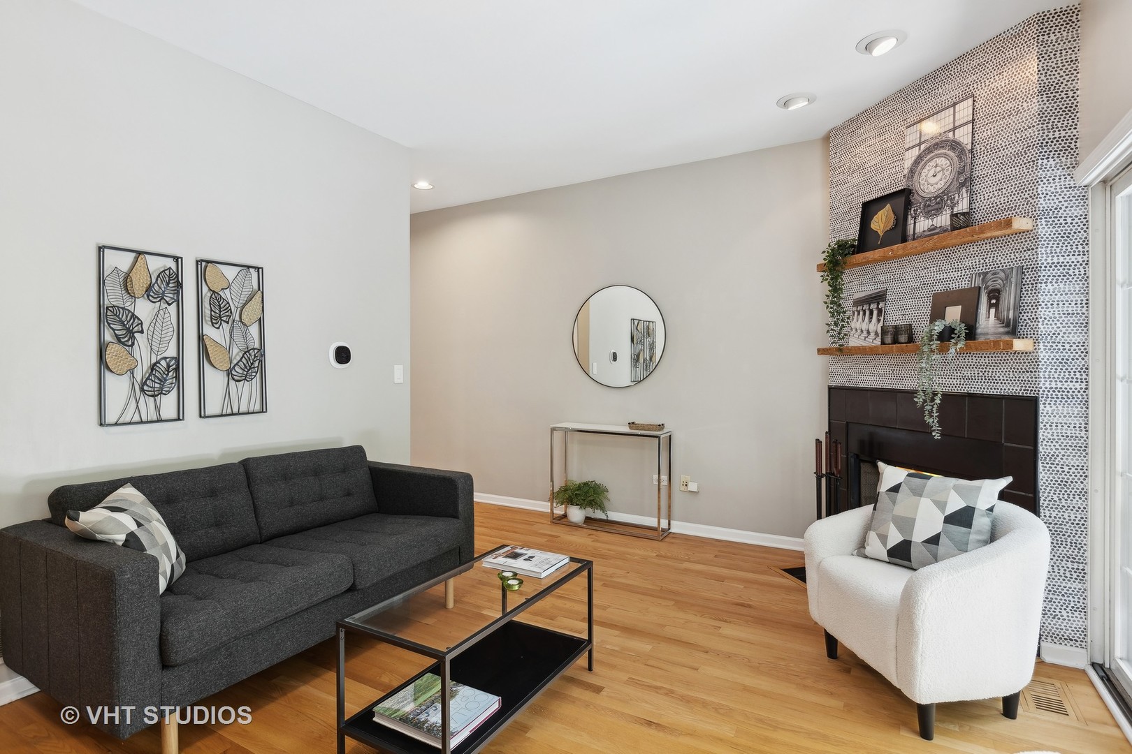 3825 N Milwaukee Avenue Unit: C