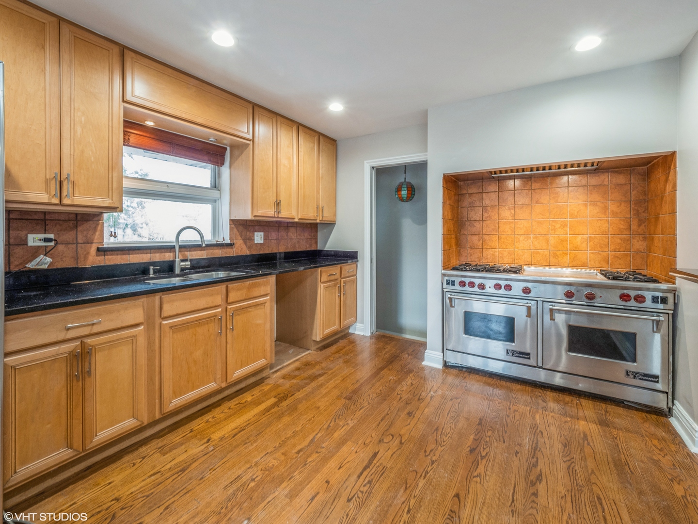 4949 Birchwood Avenue