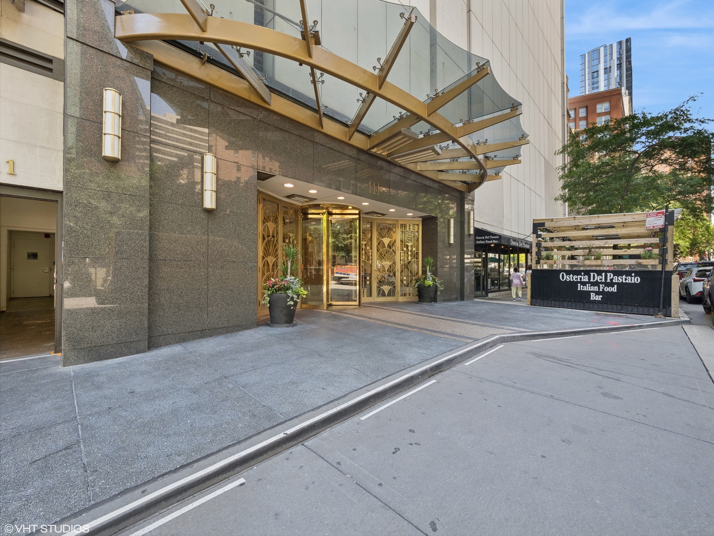 111 E Chestnut Street Unit: 16K