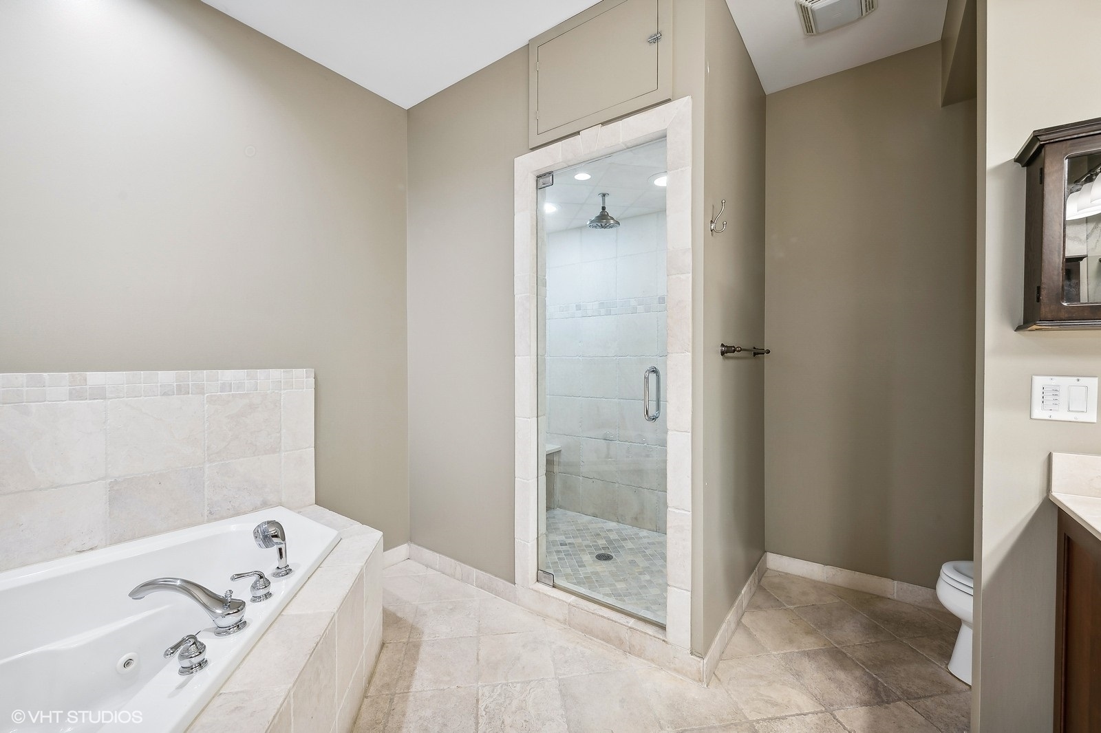 1890 N Milwaukee Avenue Unit: 3C