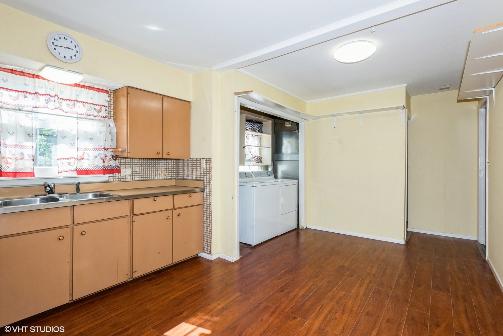 222 E Crestview Avenue