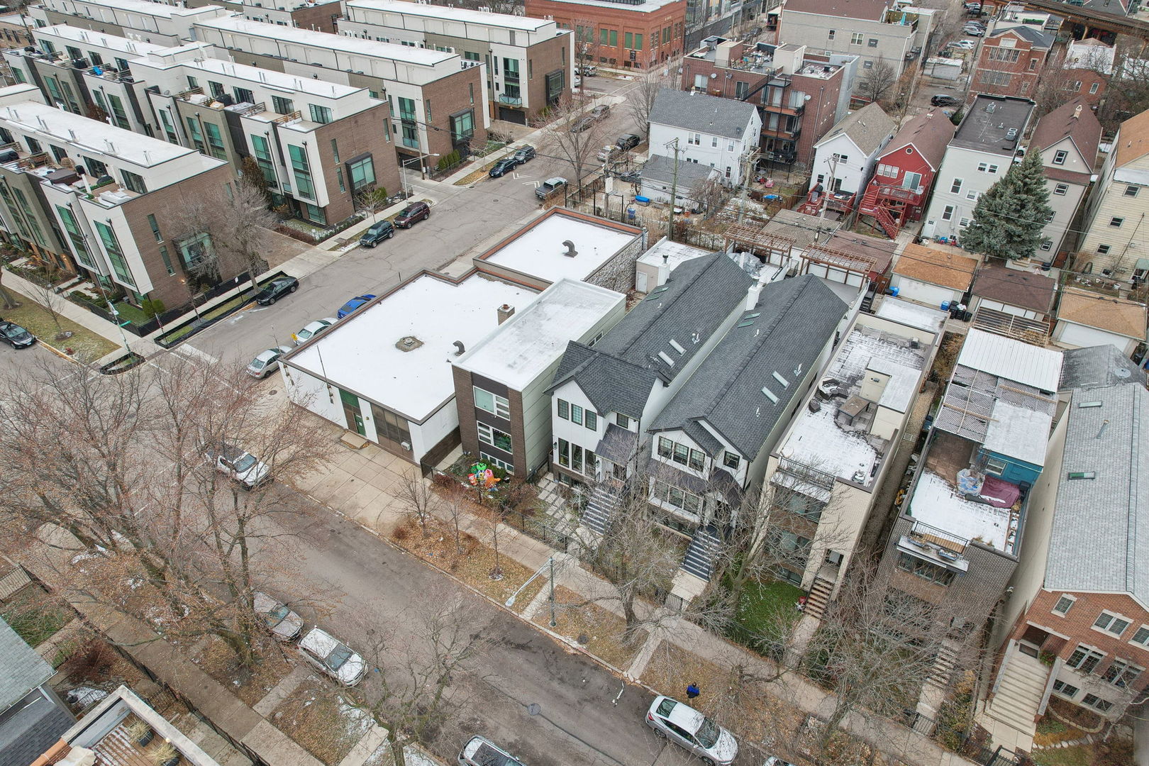 2448 W Cortland Street