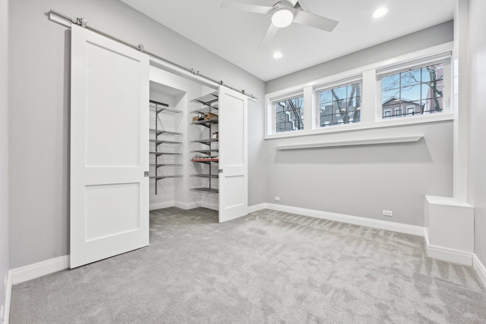 2448 W Cortland Street