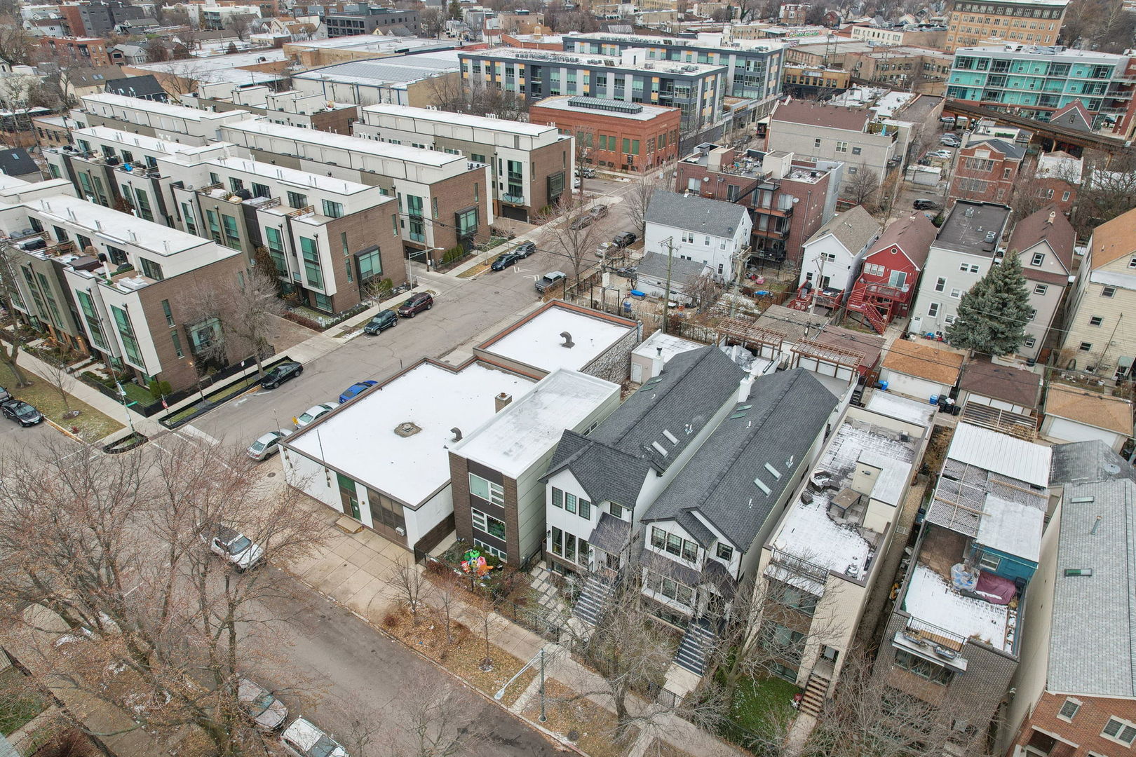 2448 W Cortland Street